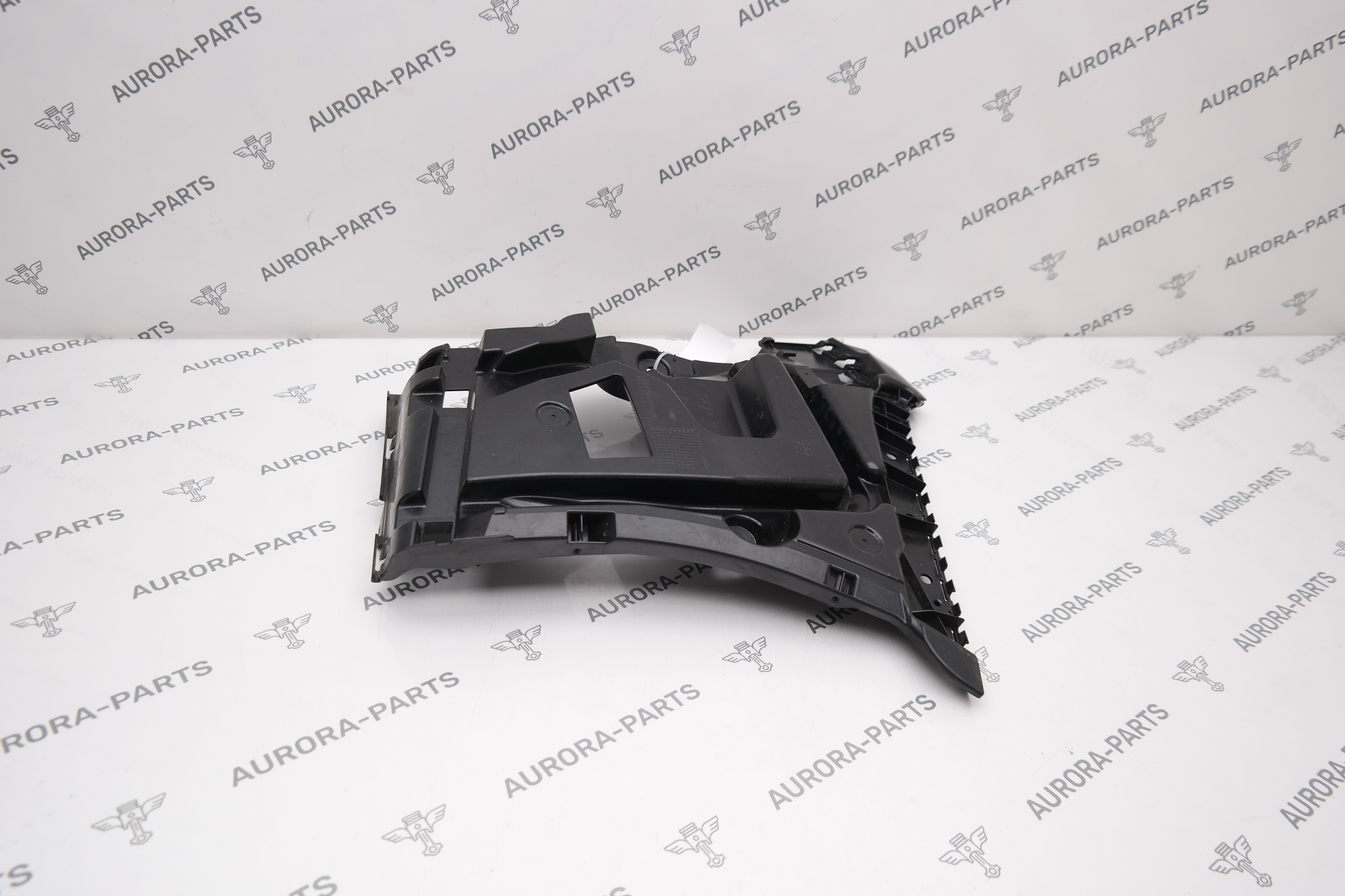 Кронштейн крепления заднего бампера RH BMW 8-Series