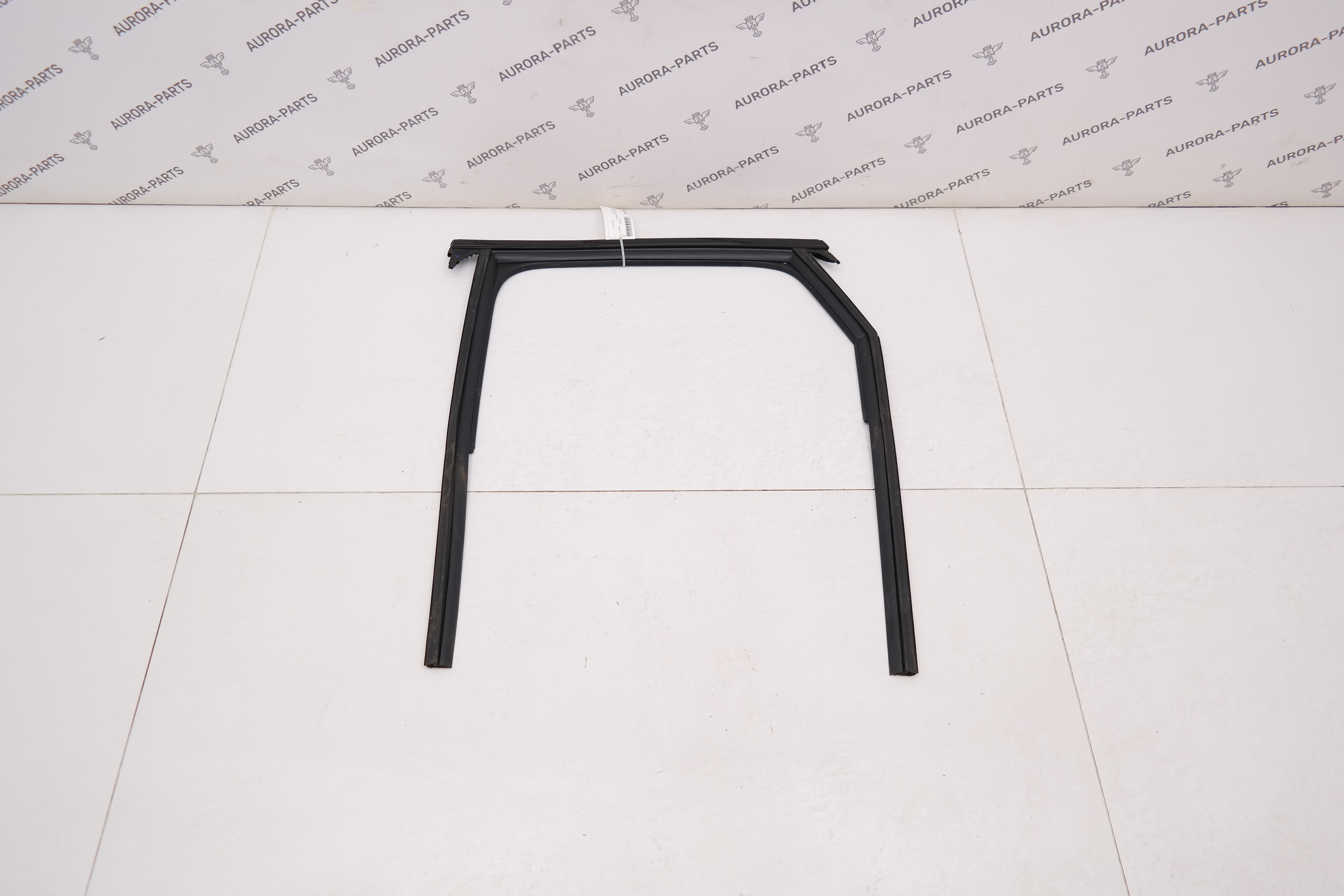 Направляющая стекла задней двери LH Audi Q3