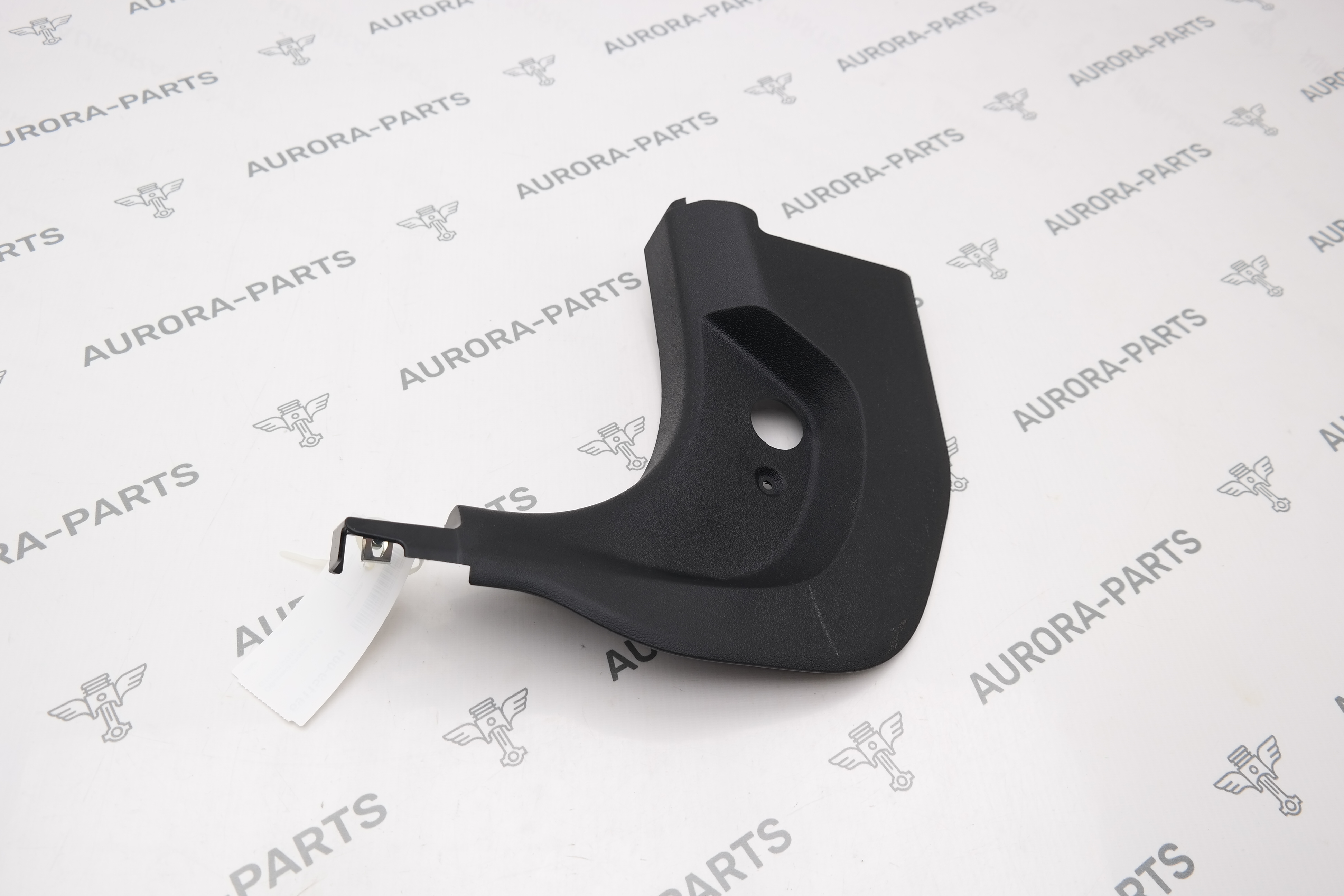 Обшивка стойки LH BMW 8-Series