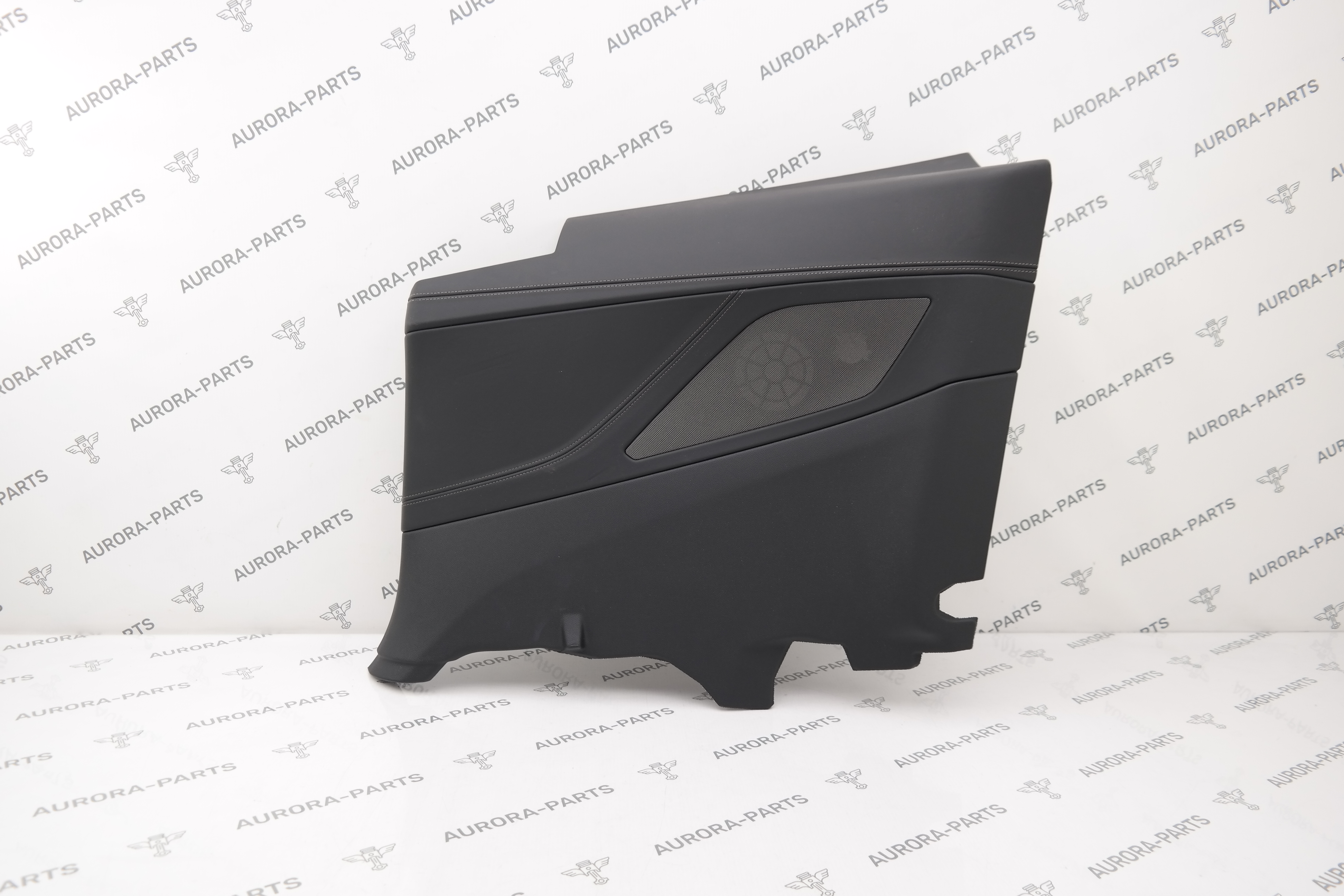 Обшивка LH BMW 8-Series