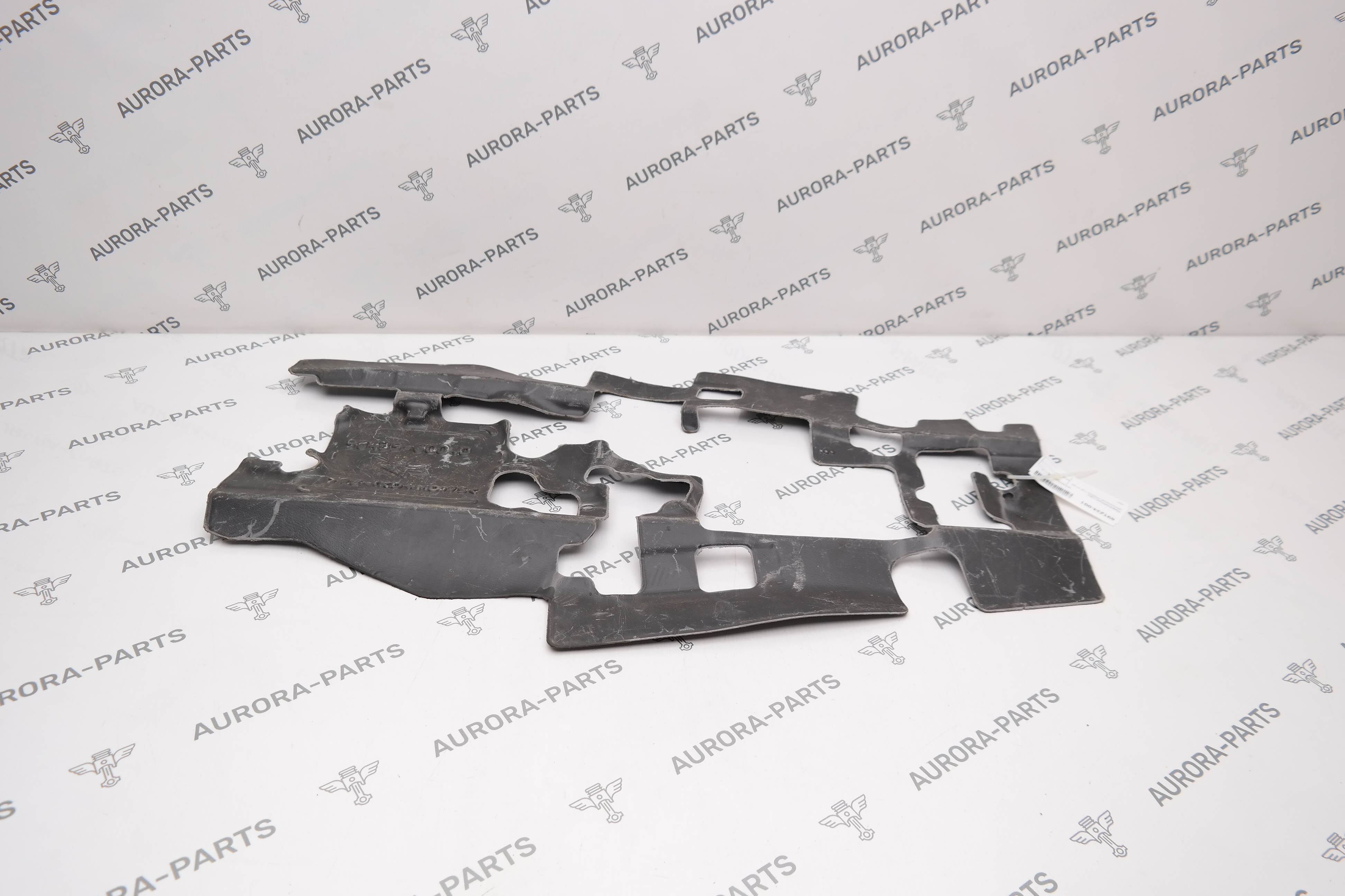 Шумоизоляция пола центральная Toyota Land Cruiser Prado 1GDFTV