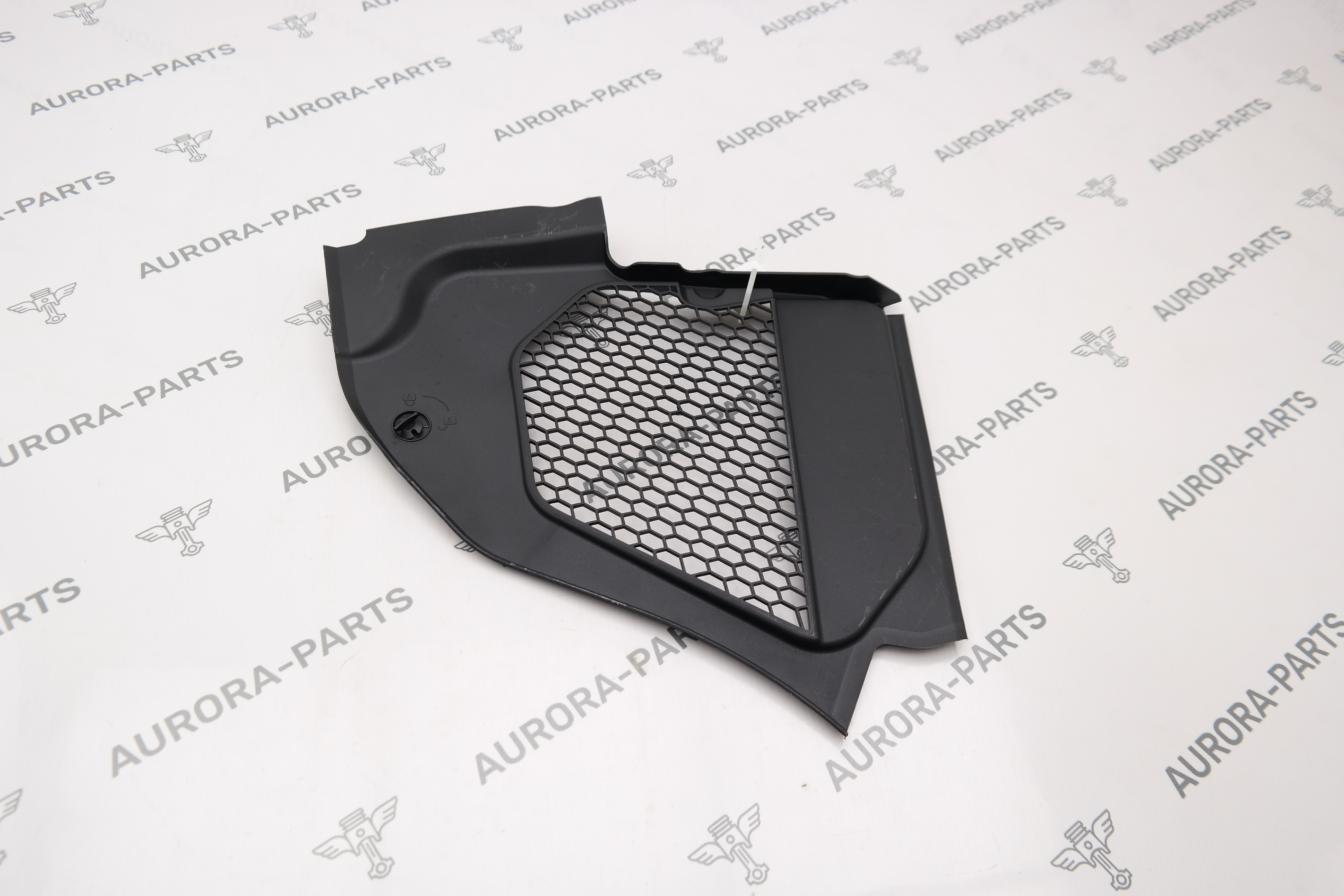 Накладка жабо RH BMW 8-Series