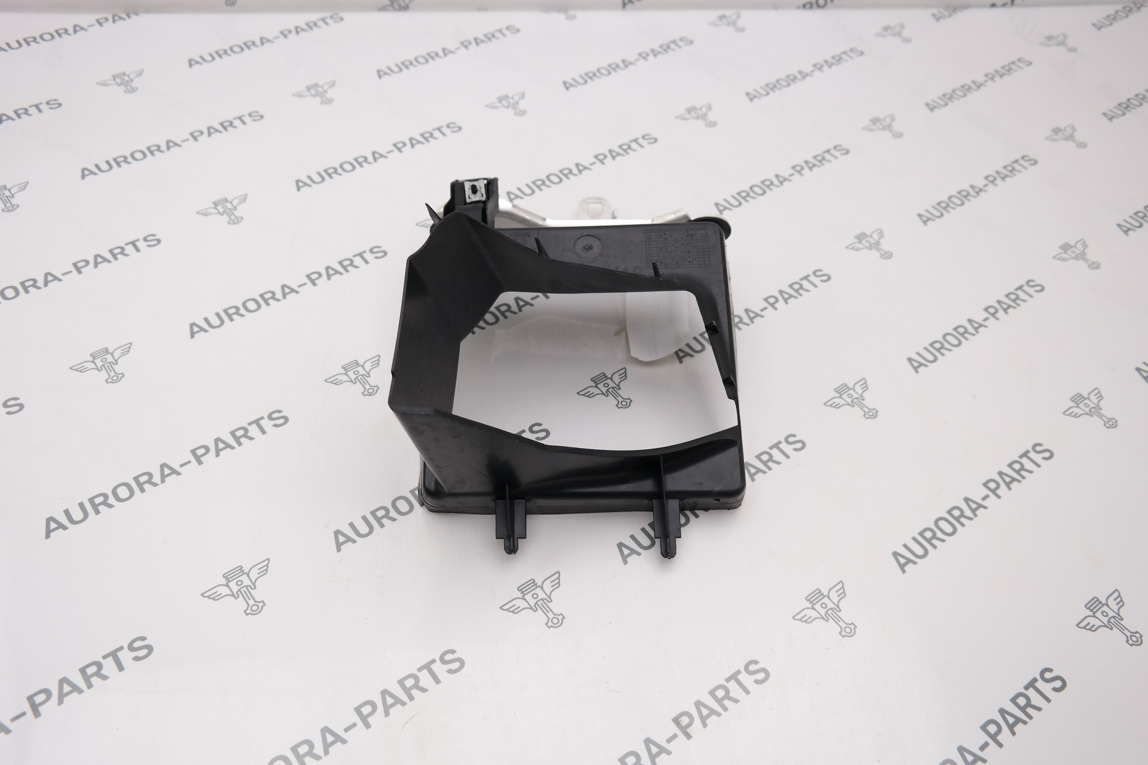 Воздуховод радиатора LH BMW 8-Series