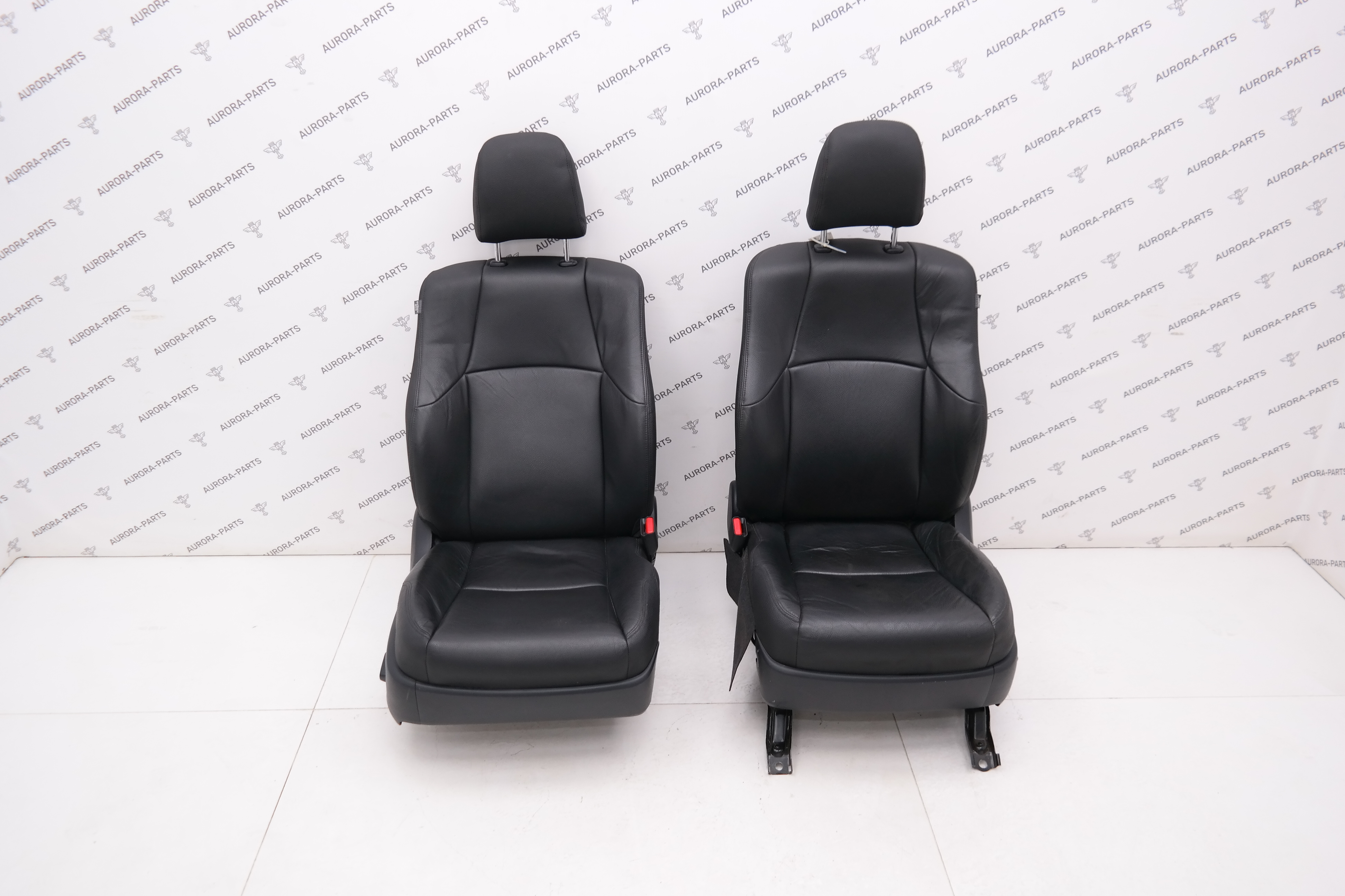 Комплект сидений передние черная кожа с подогревом Toyota Land Cruiser Prado 1GDFTV 