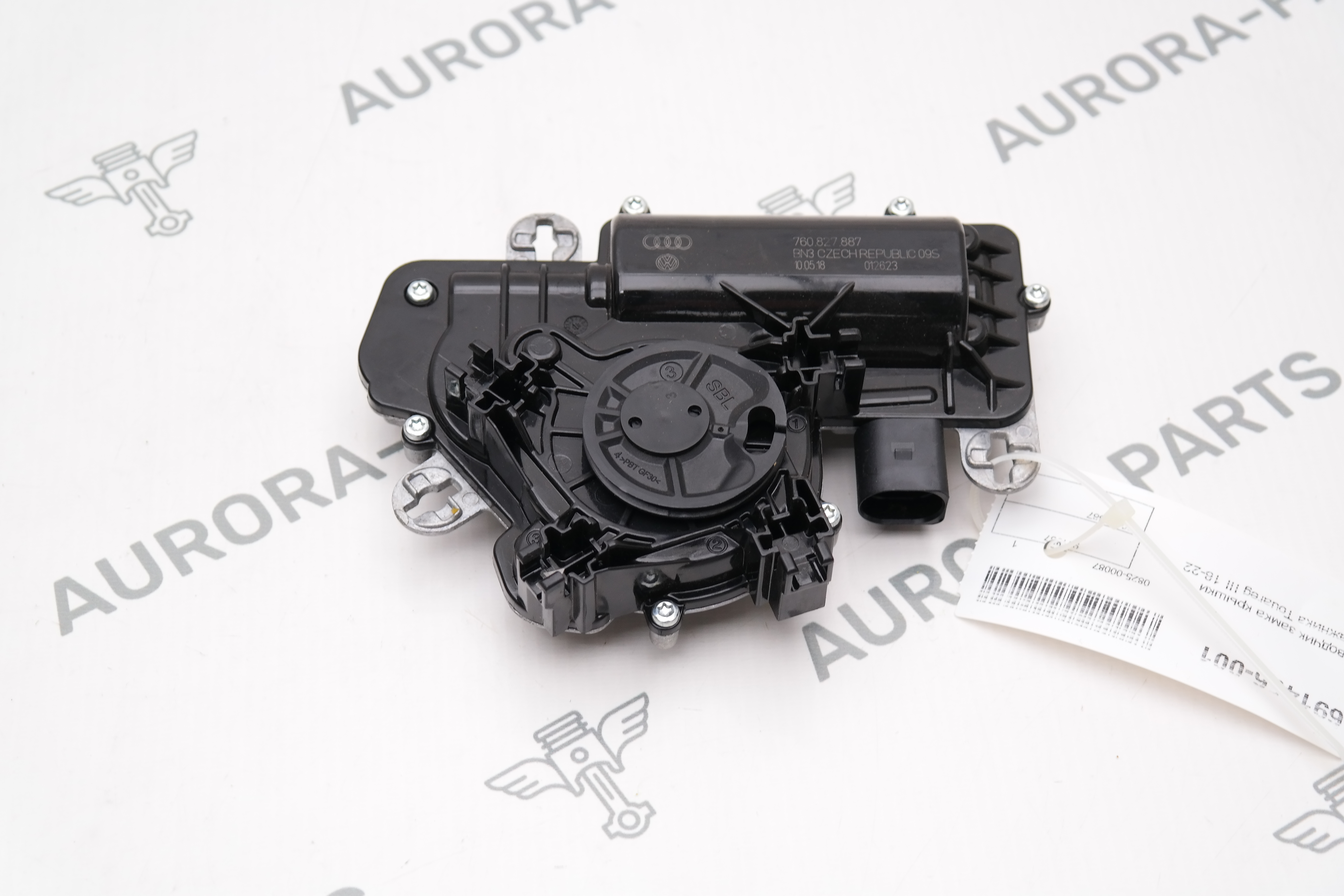 Доводчик замка крышки багажника VW Touareg