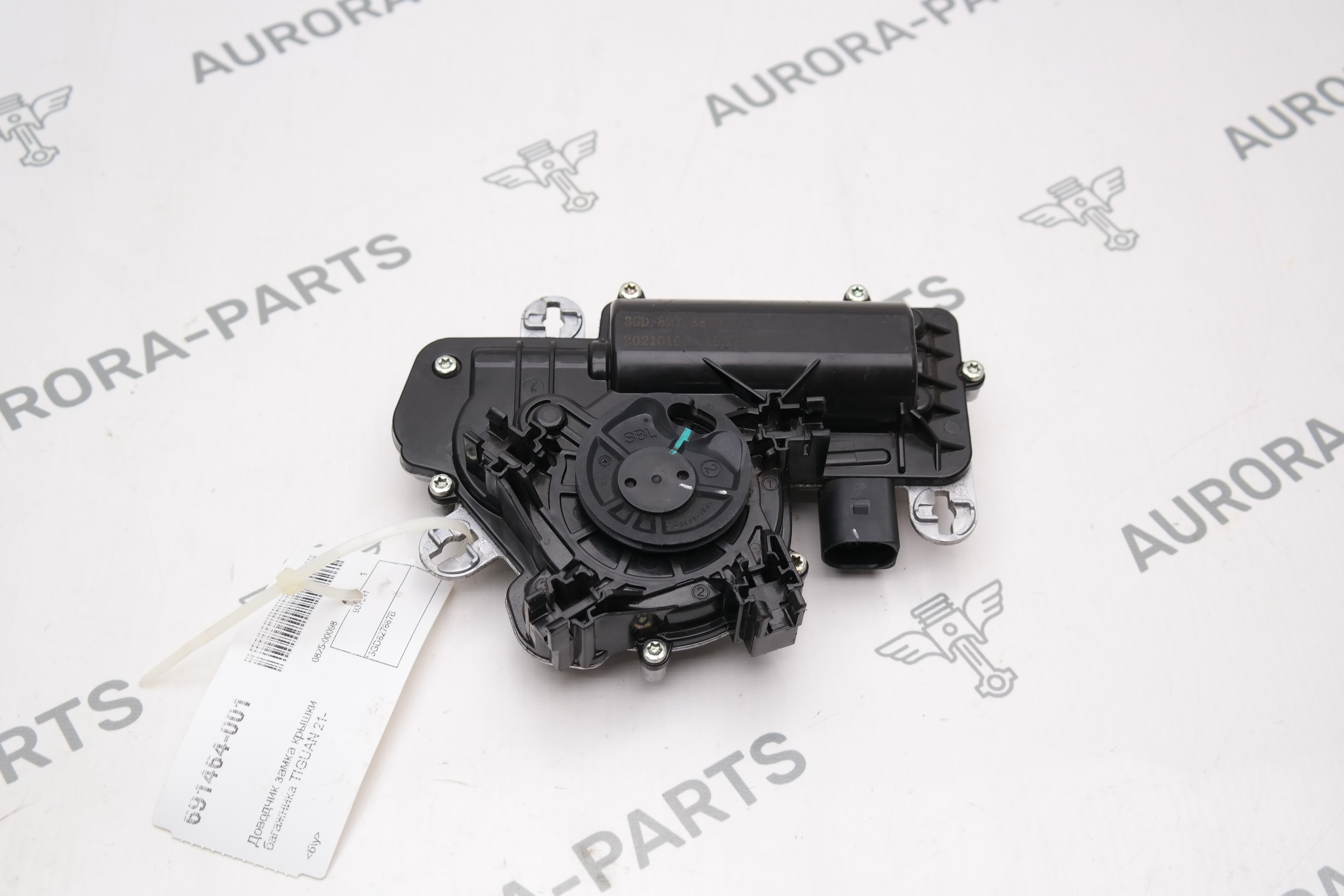 Доводчик замка крышки багажника VW Tiguan