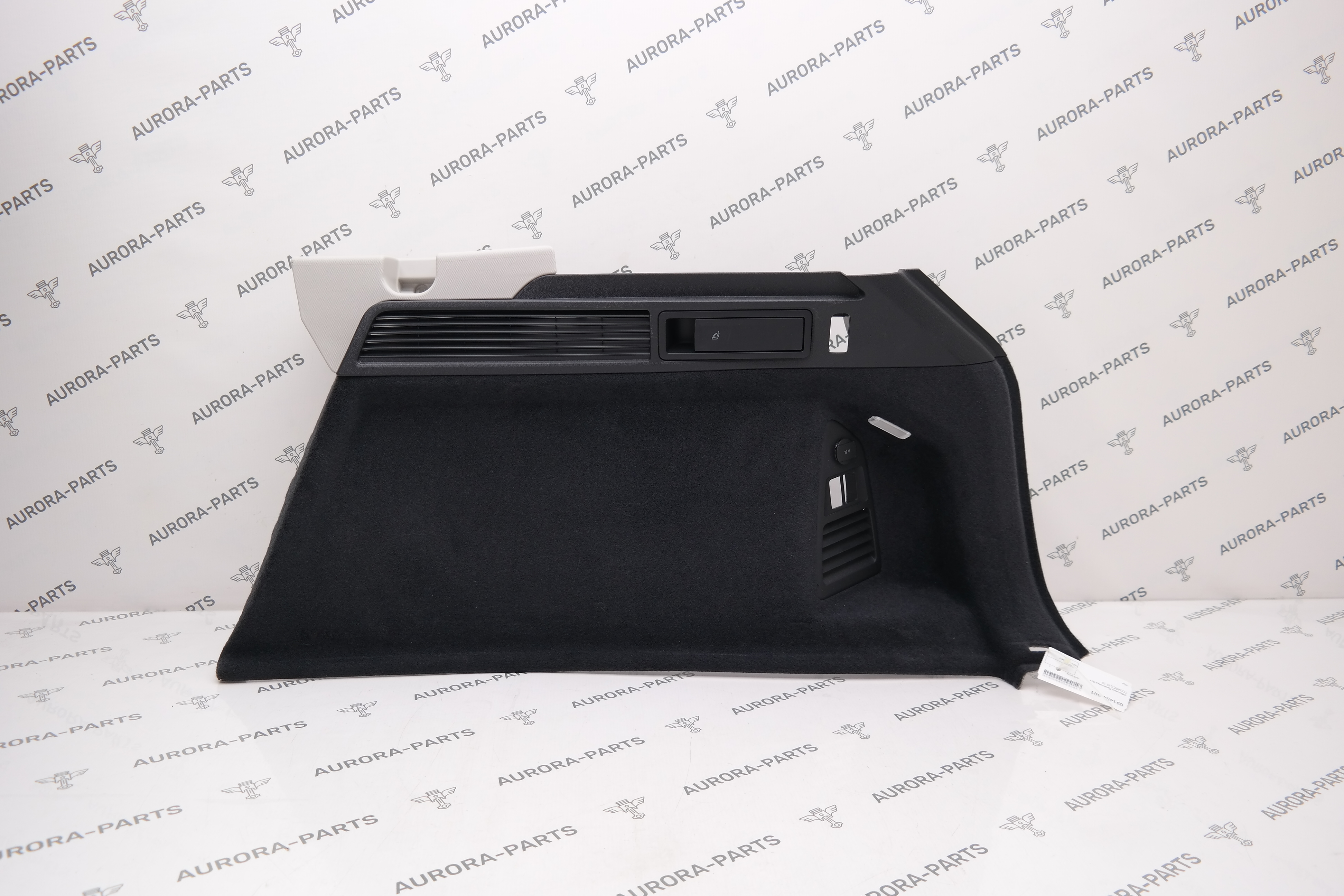 Обшивка багажника RH VW Touareg