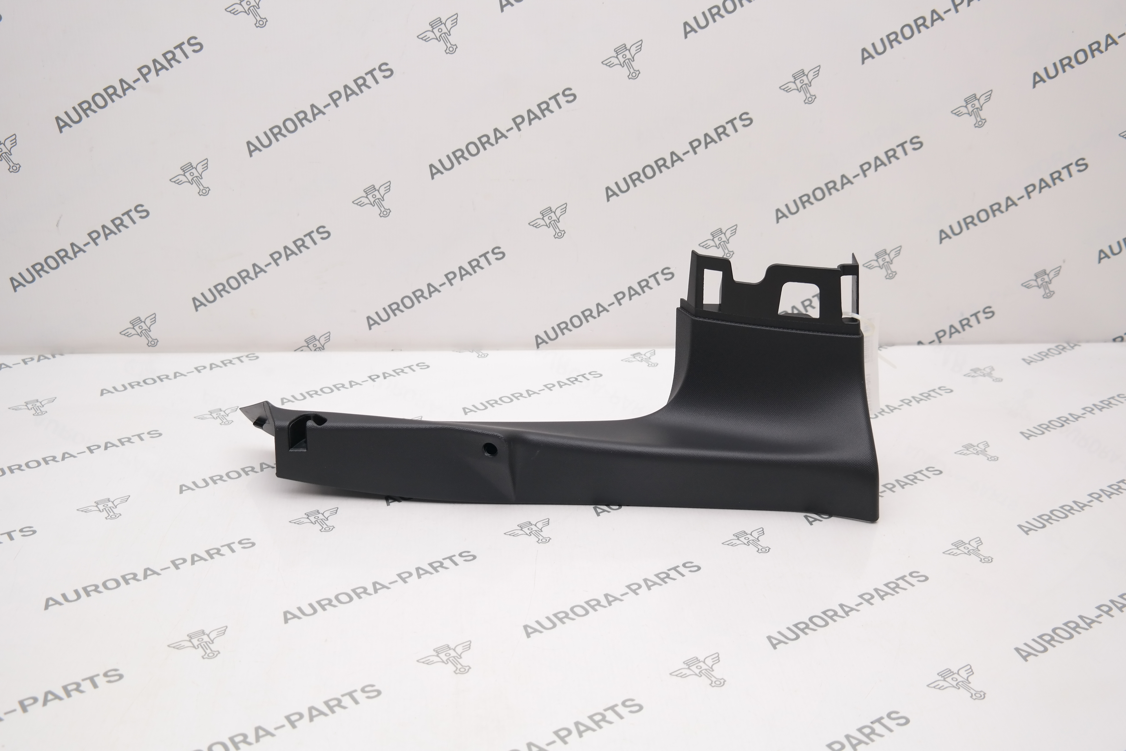 Обшивка крышки багажника (schwarz) LH BMW X4