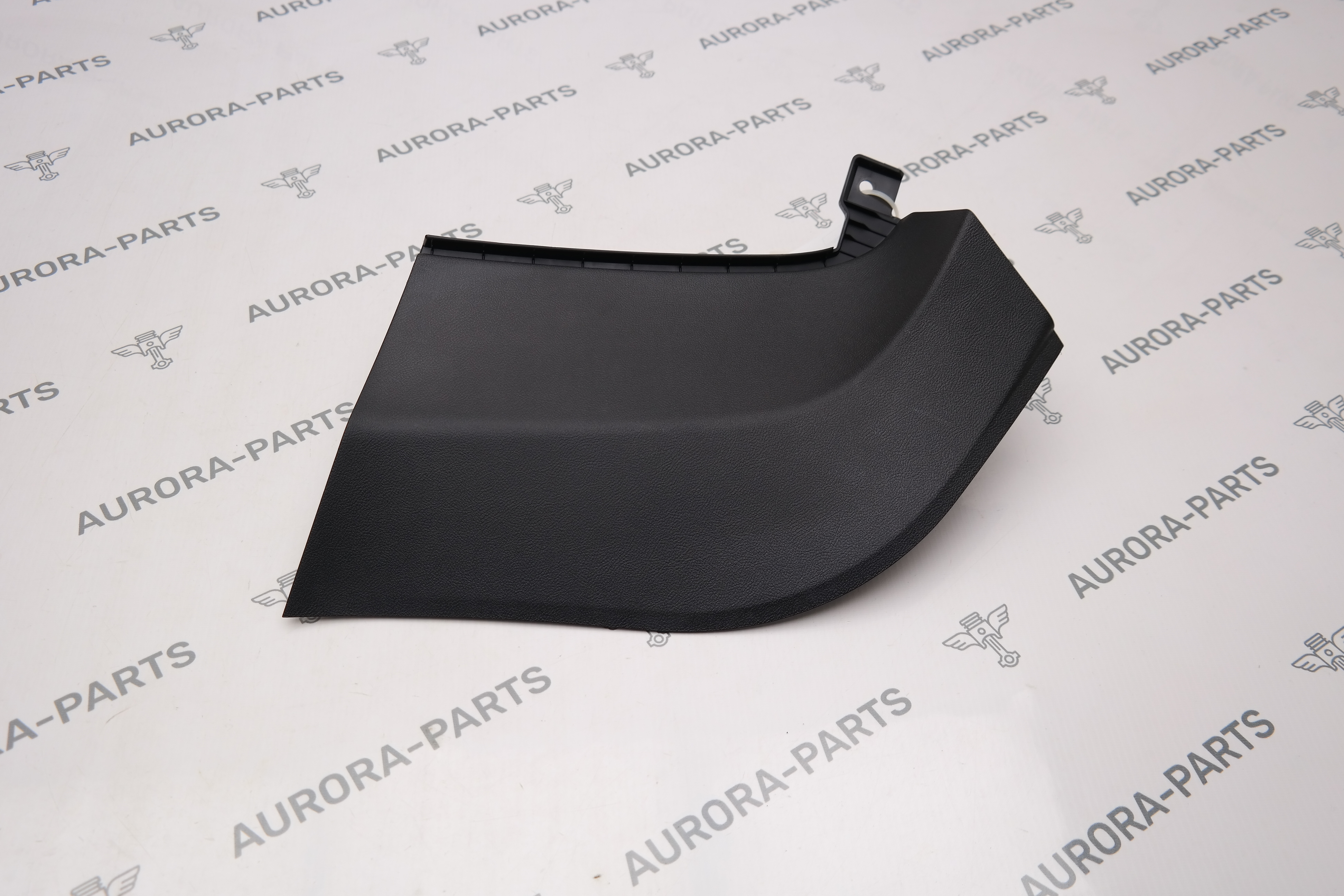 Обшивка стойки D нижняя RH BMW X4