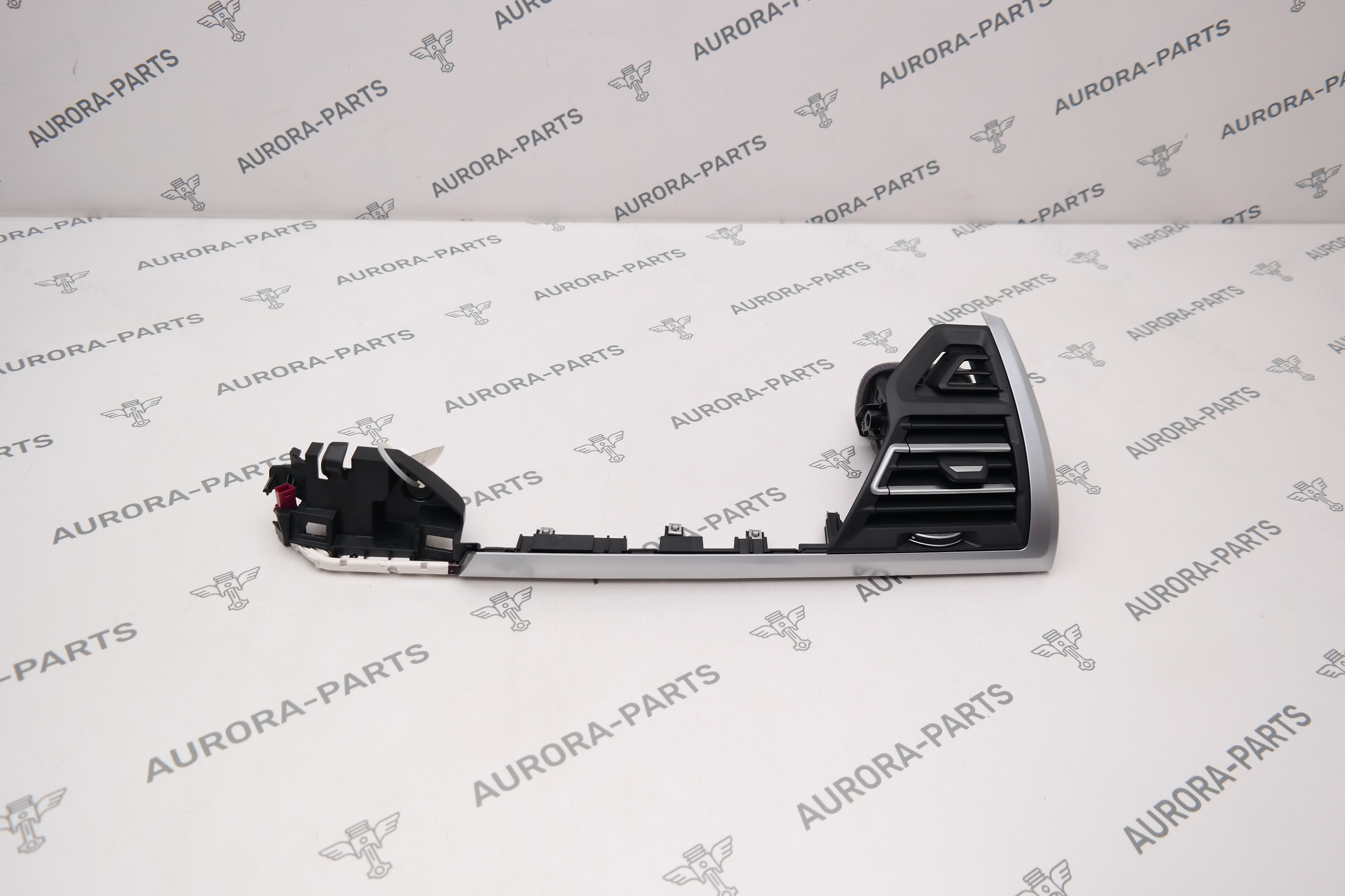 Дефлектор обдува торпеды RH BMW X3