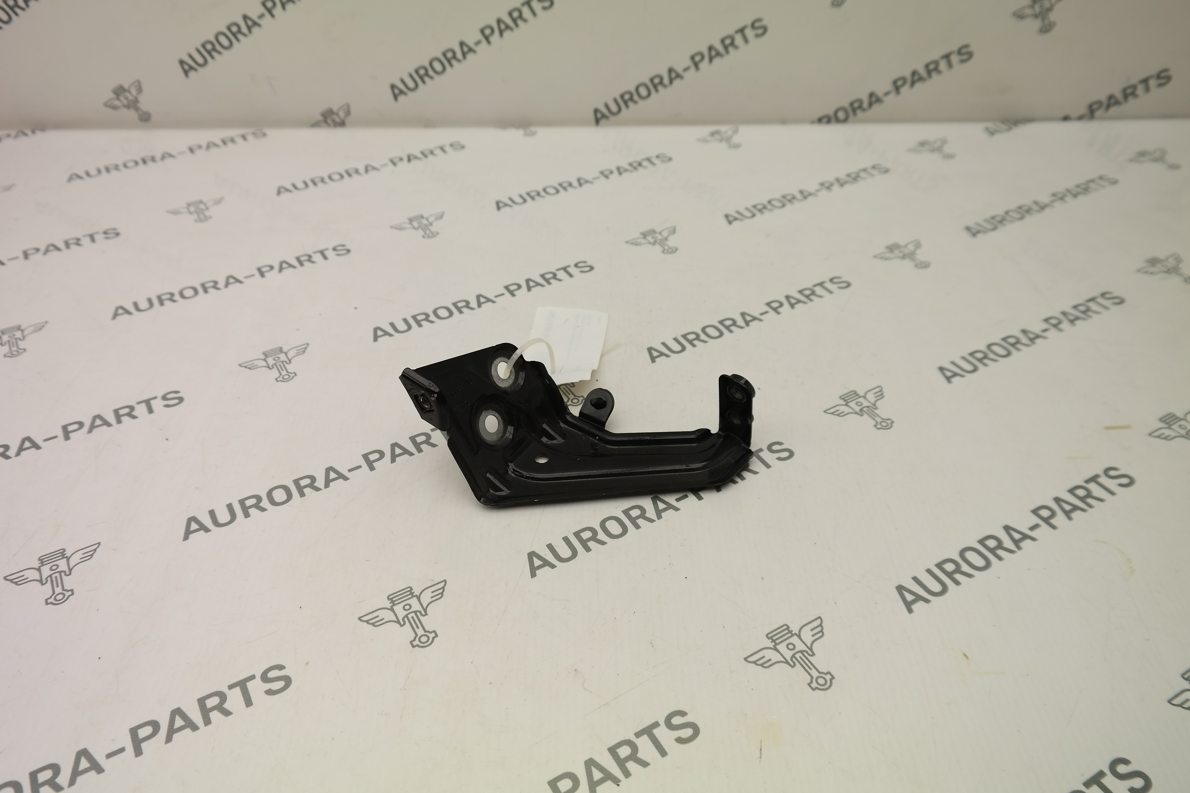 Кронштейн крепления переднего крыла нижний RH BMW X4