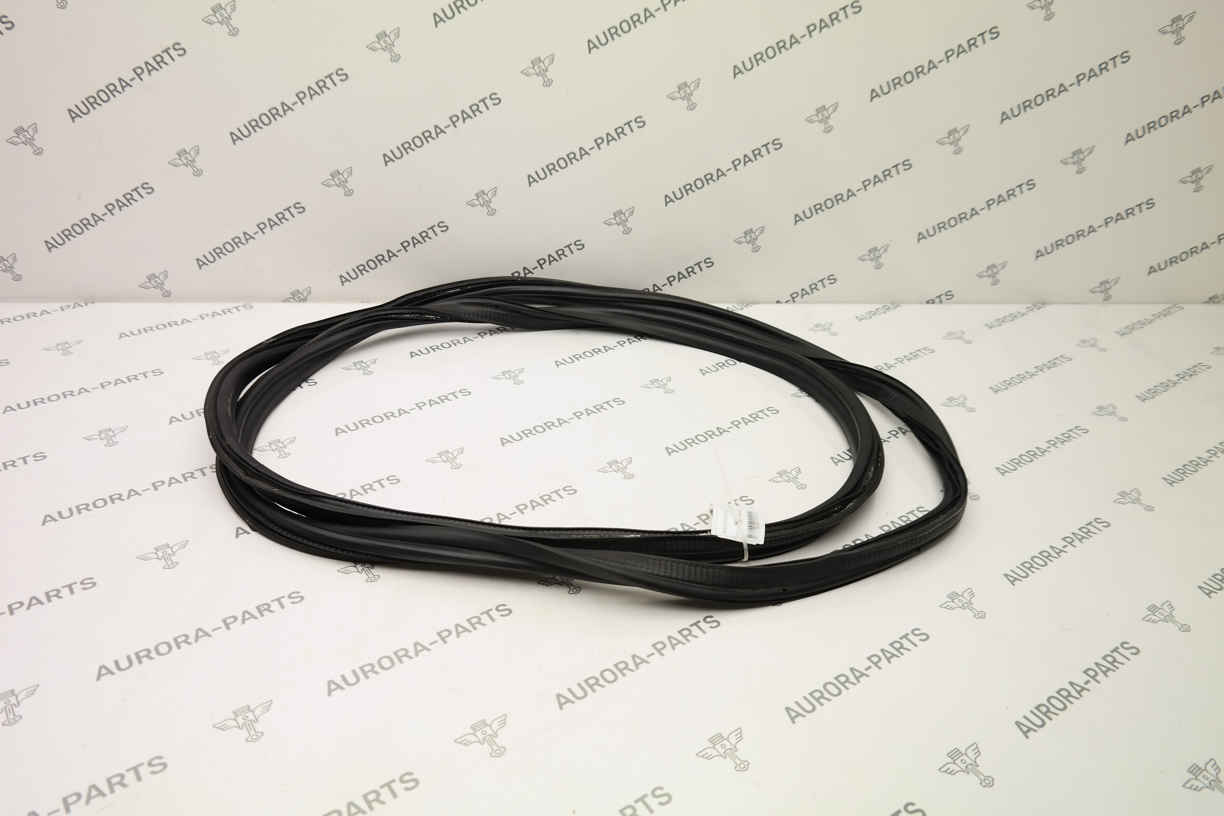 Уплотнитель проема крышки багажника Land Rover Range Rover Sport