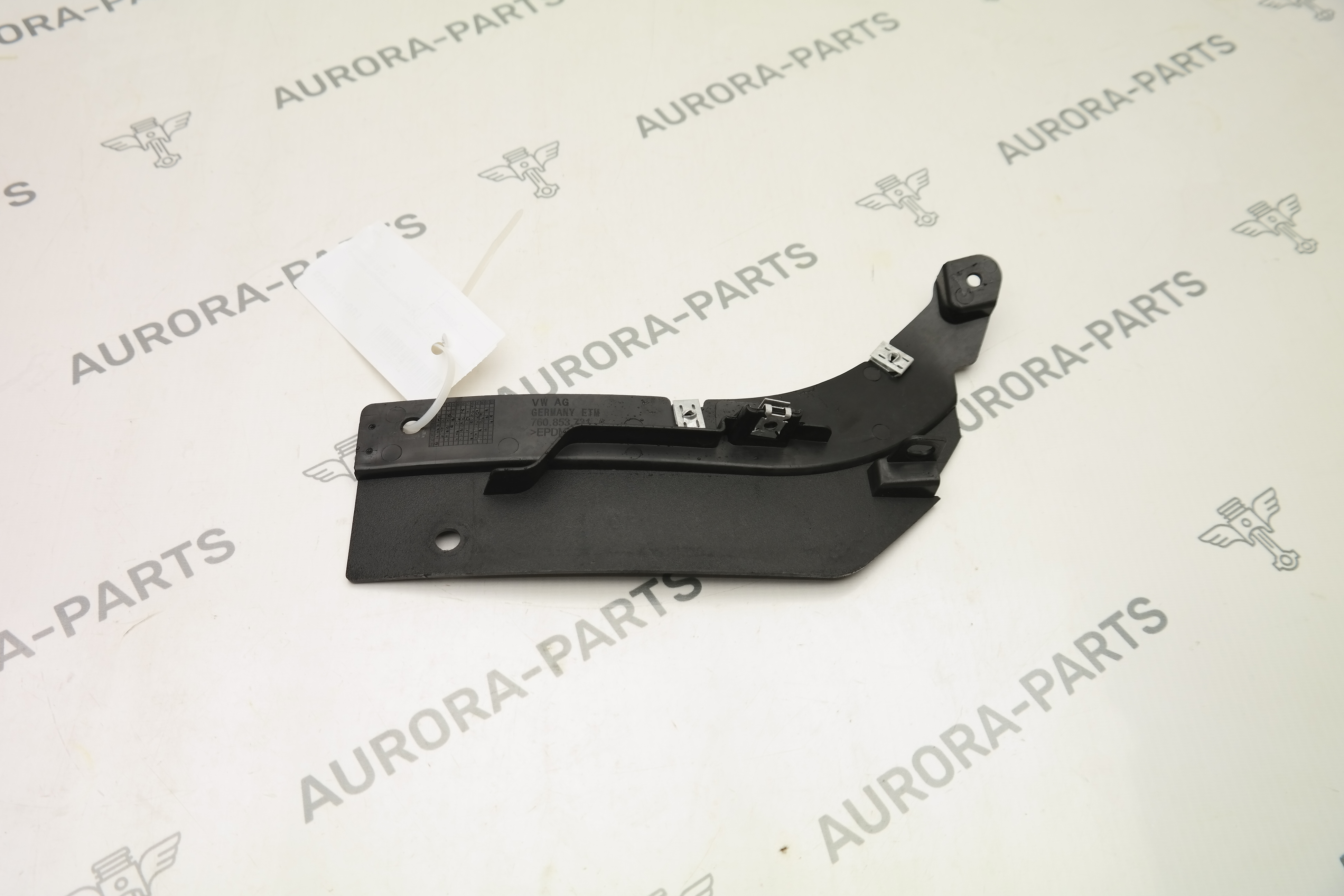 Брызговик переднего бампера LН VW Touareg