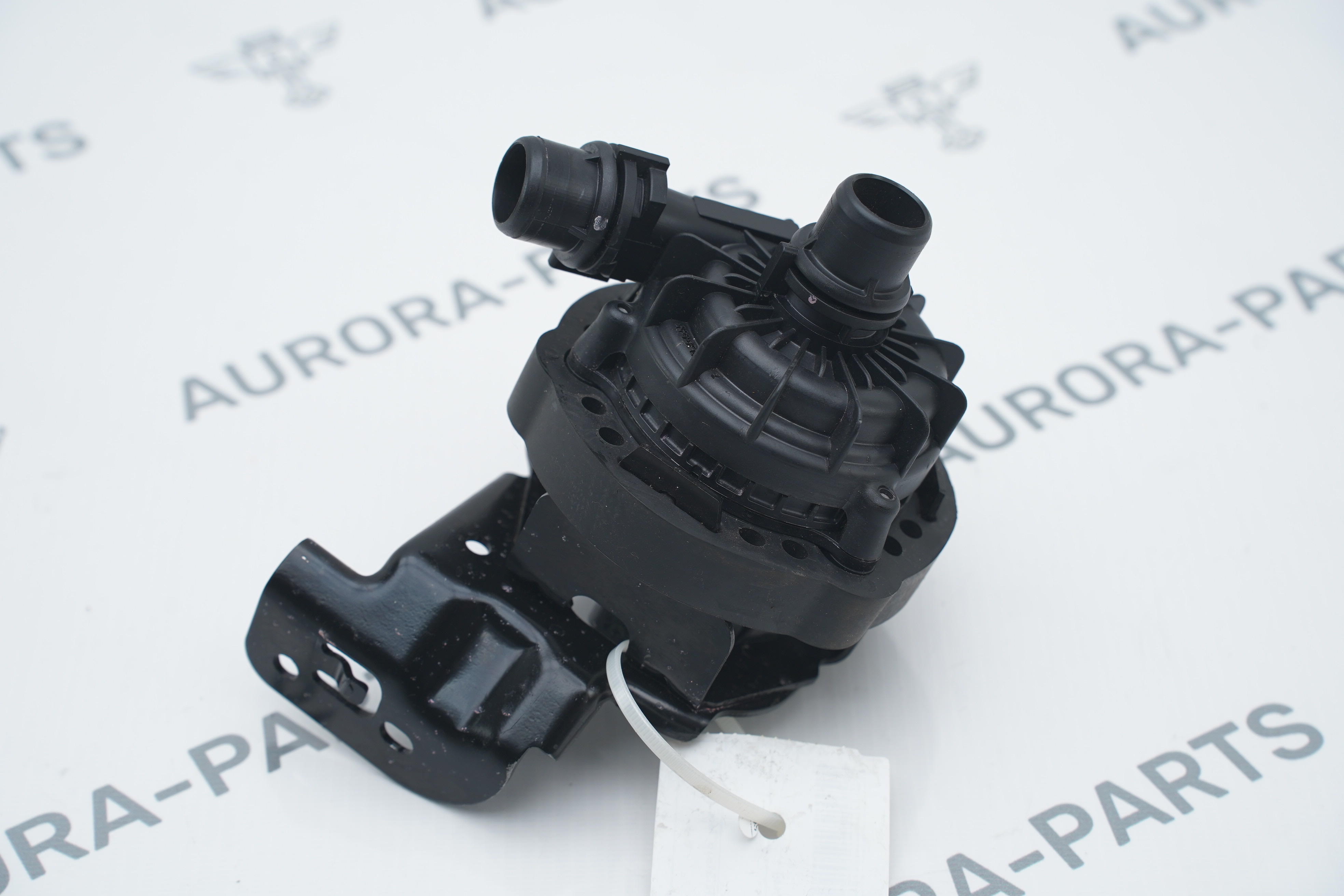 Насос системы охлаждения дополнительный Land Rover Range Rover Sport