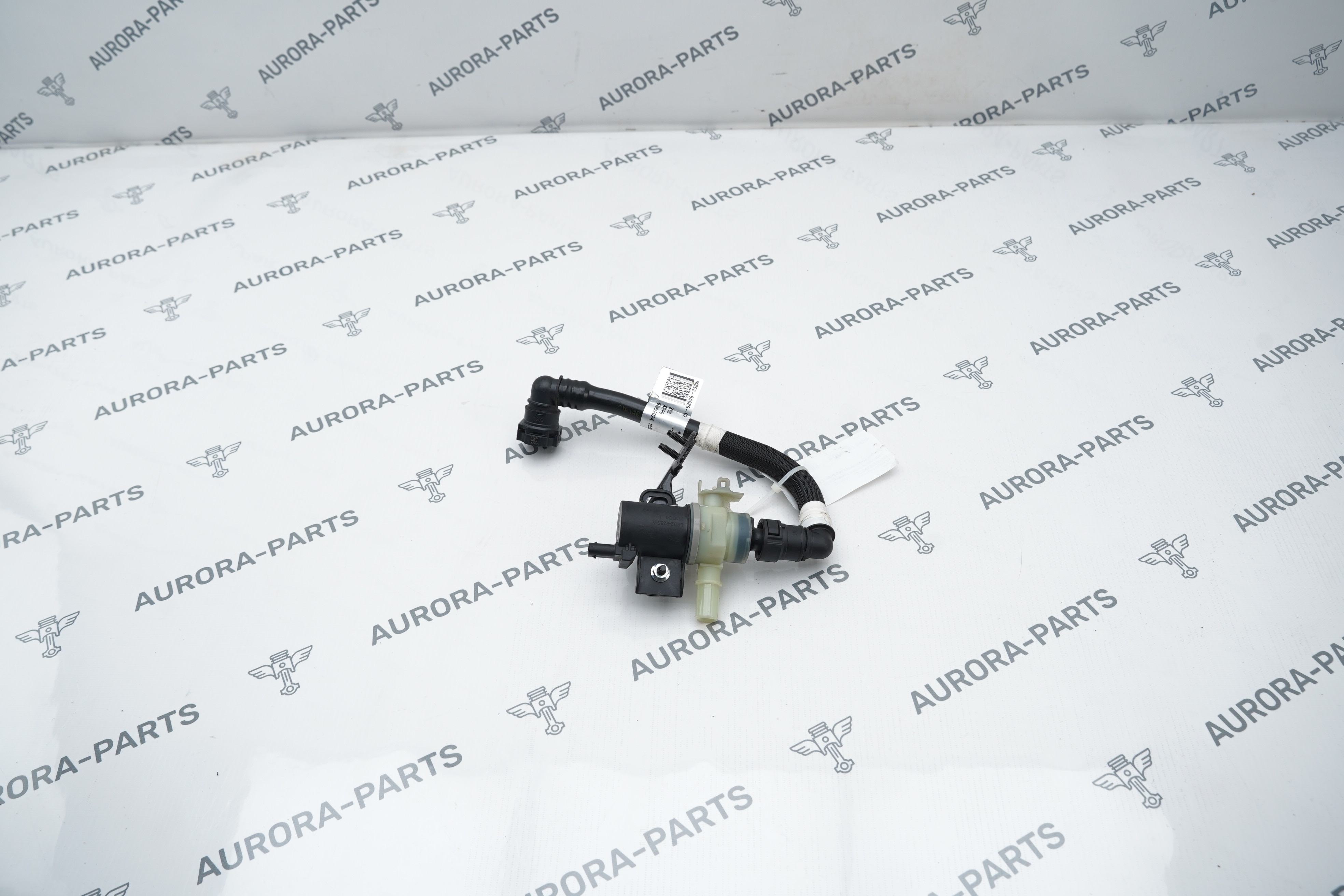 Трубка вентиляции топливного бака с клапаном в сборе Land Rover Range Rover Sport