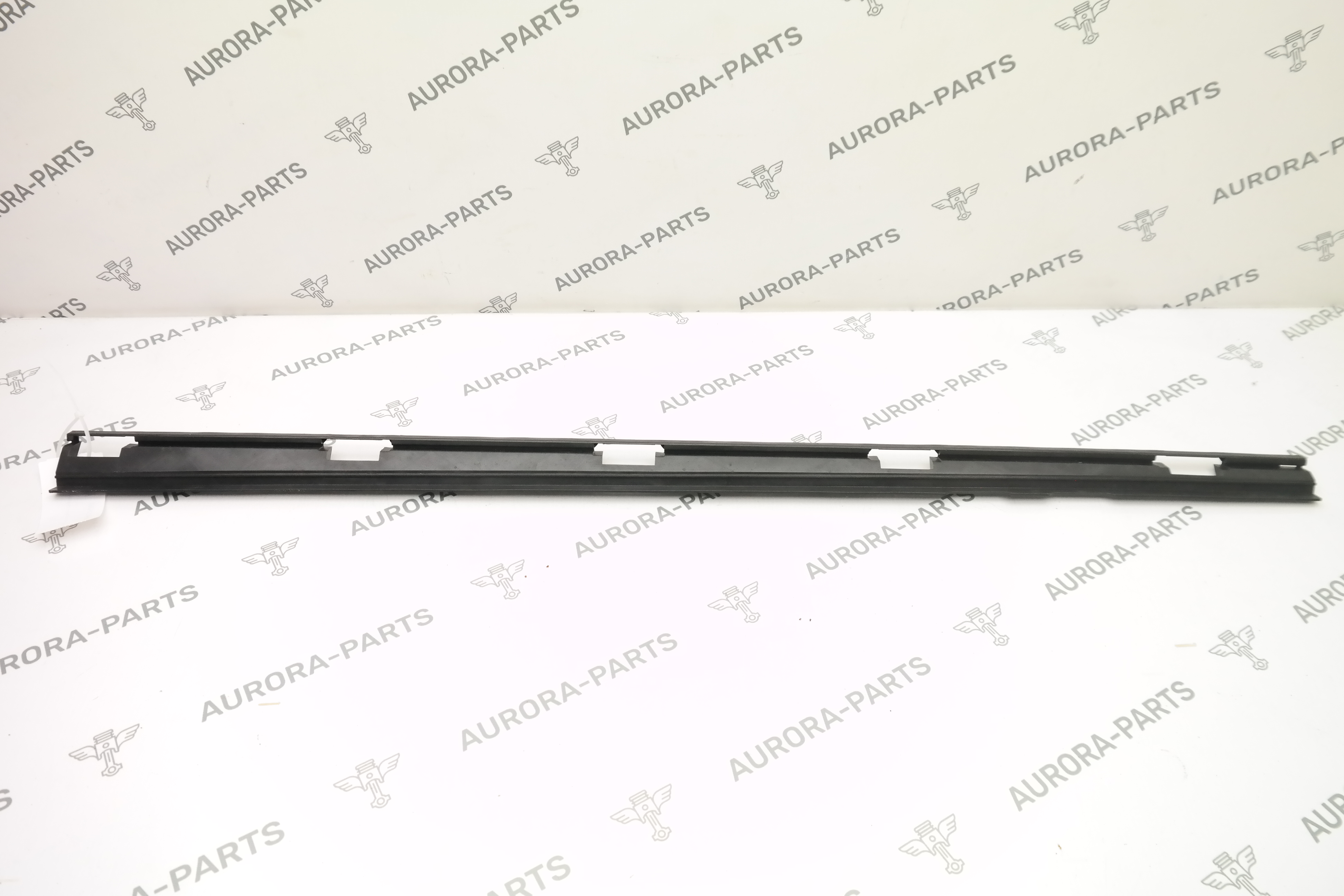 Кронштейн накладки порога LH Mercedes GL/GLS