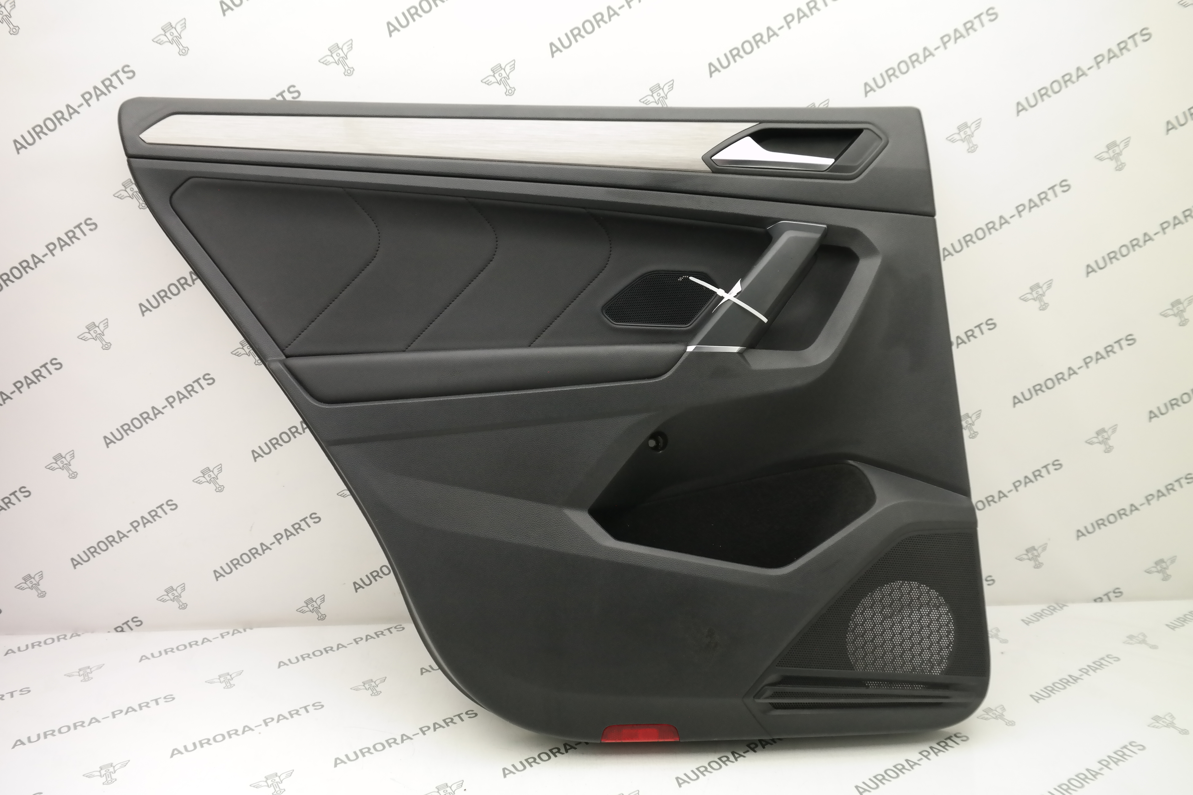 Обшивка задней двери (Дверная карта) Allspace LH VW Tiguan