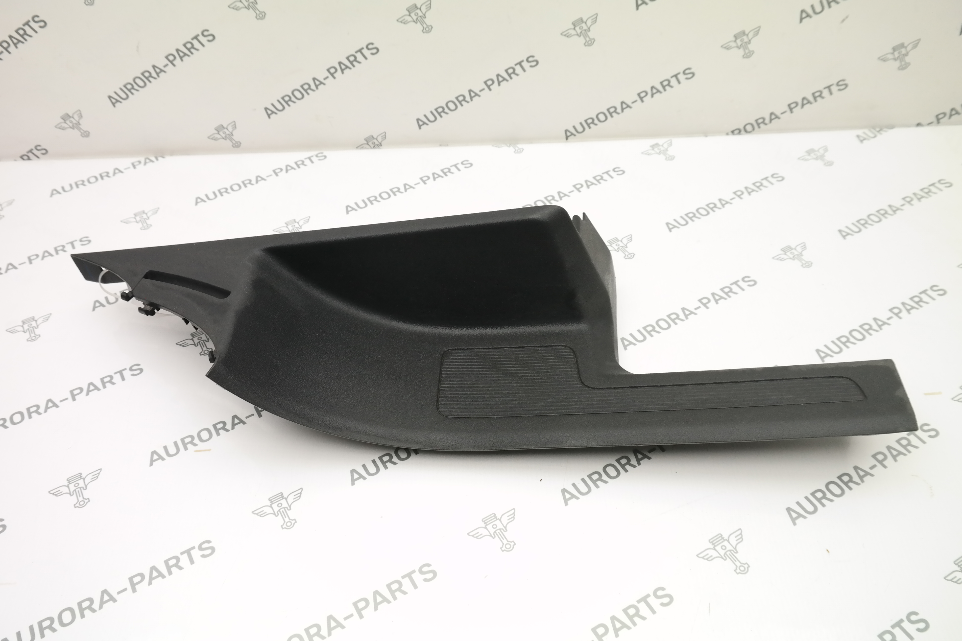 Накладка порога задняя RH VW Tiguan