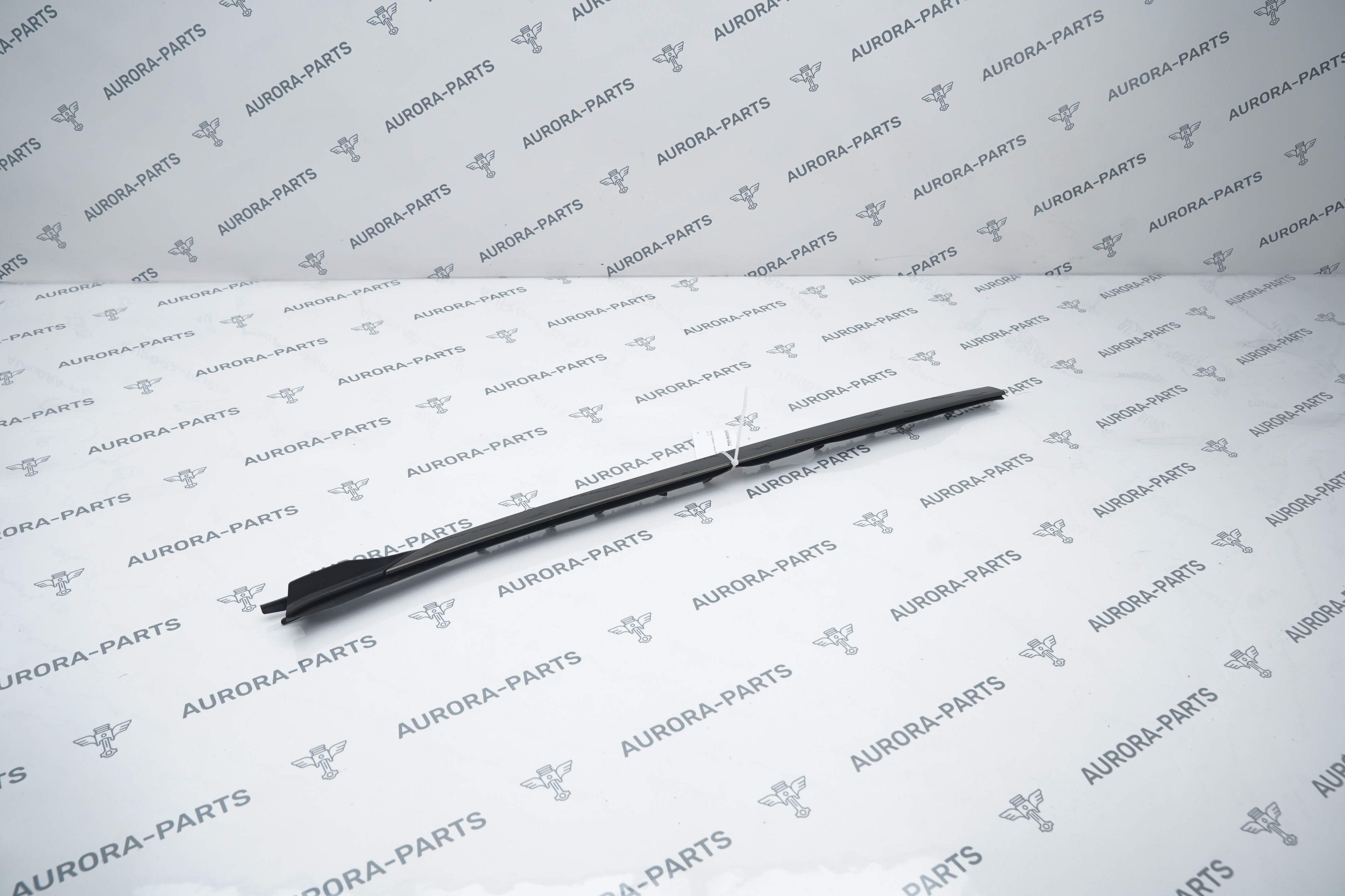 Молдинг лобового стекла RH BMW X6