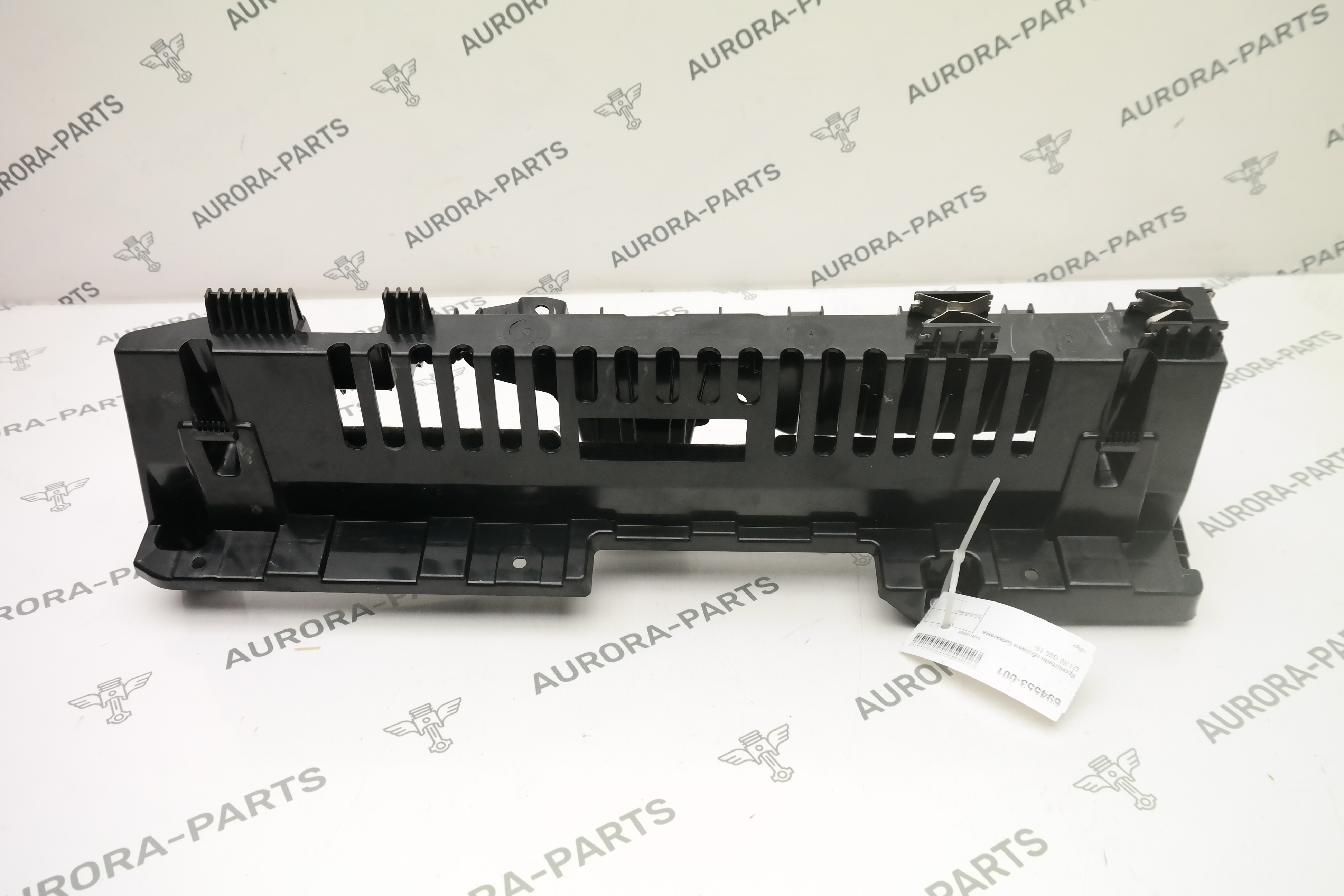 Кронштейн обшивки багажника LH BMW X6