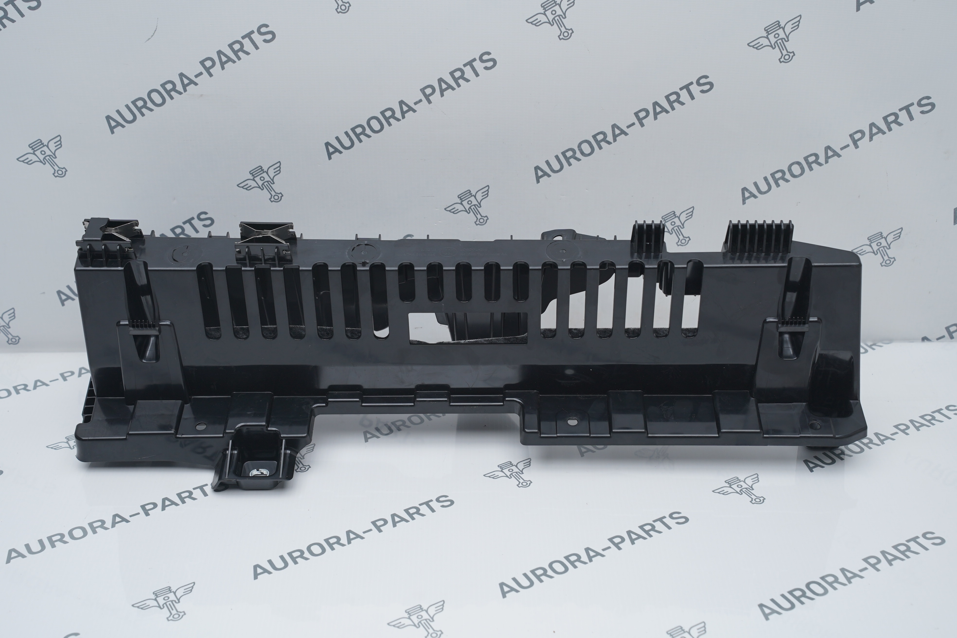 Кронштейн обшивки багажника RH BMW X6