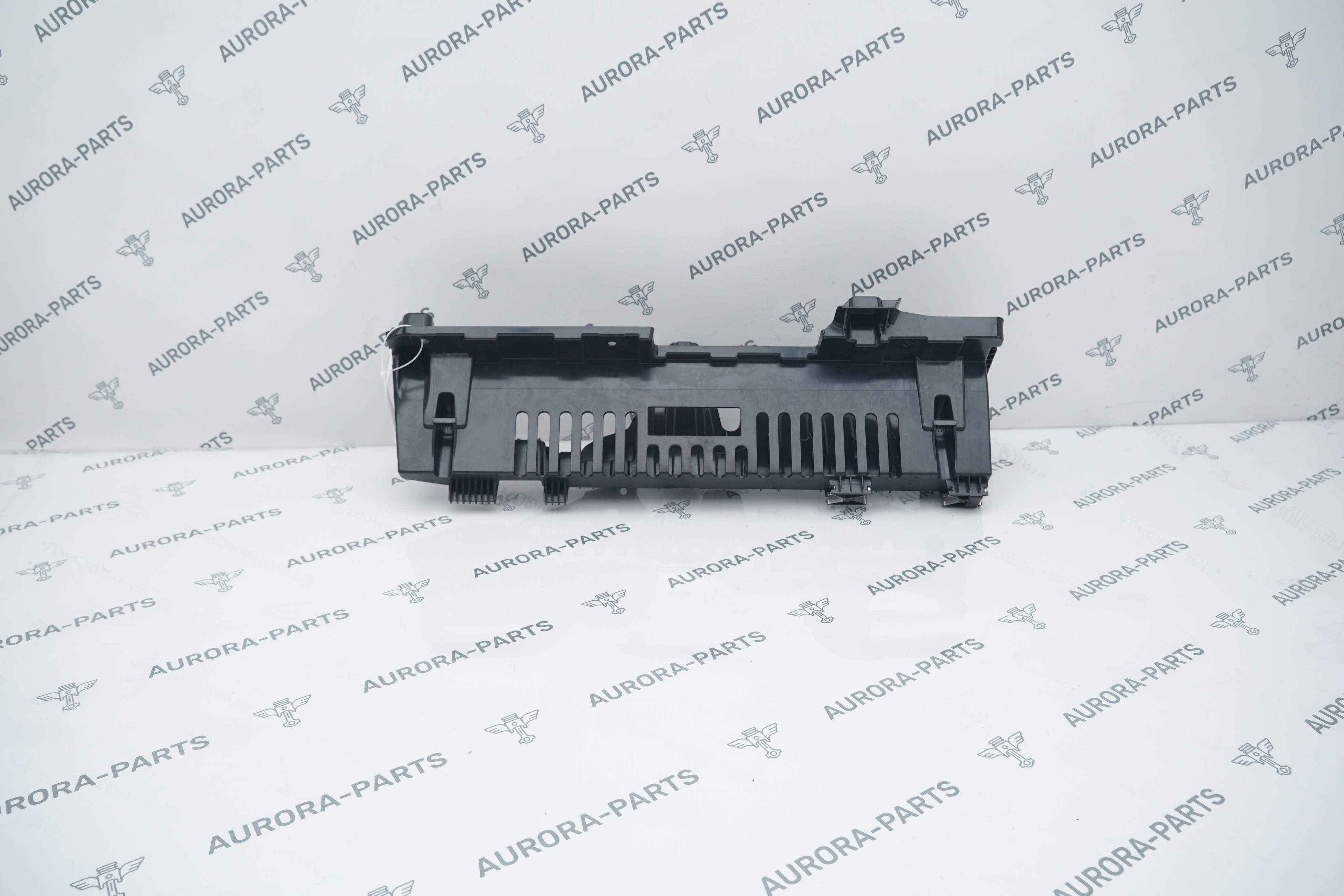 Кронштейн обшивки багажника RH BMW X6