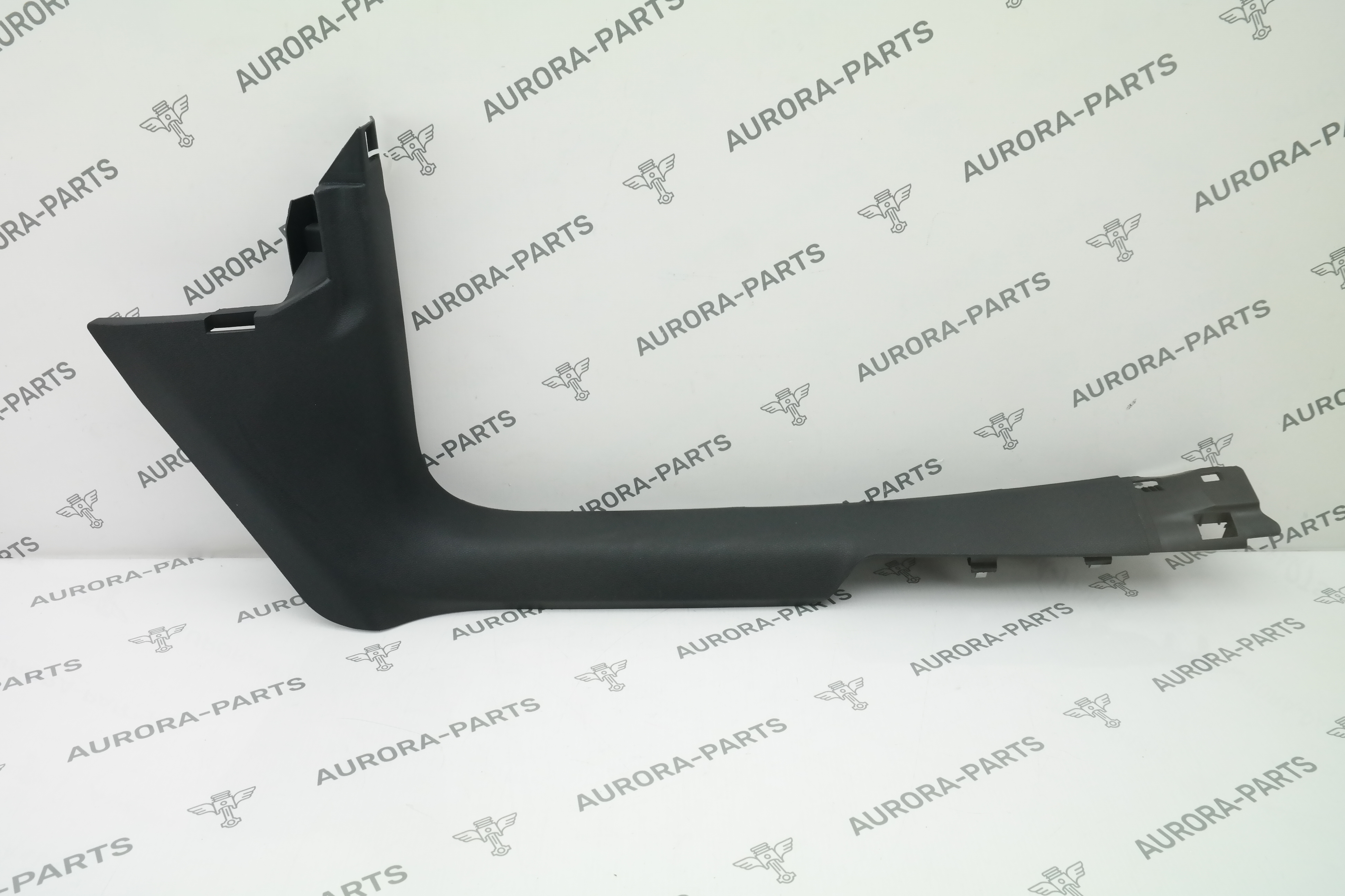 Накладка порога передняя RH Audi Q3