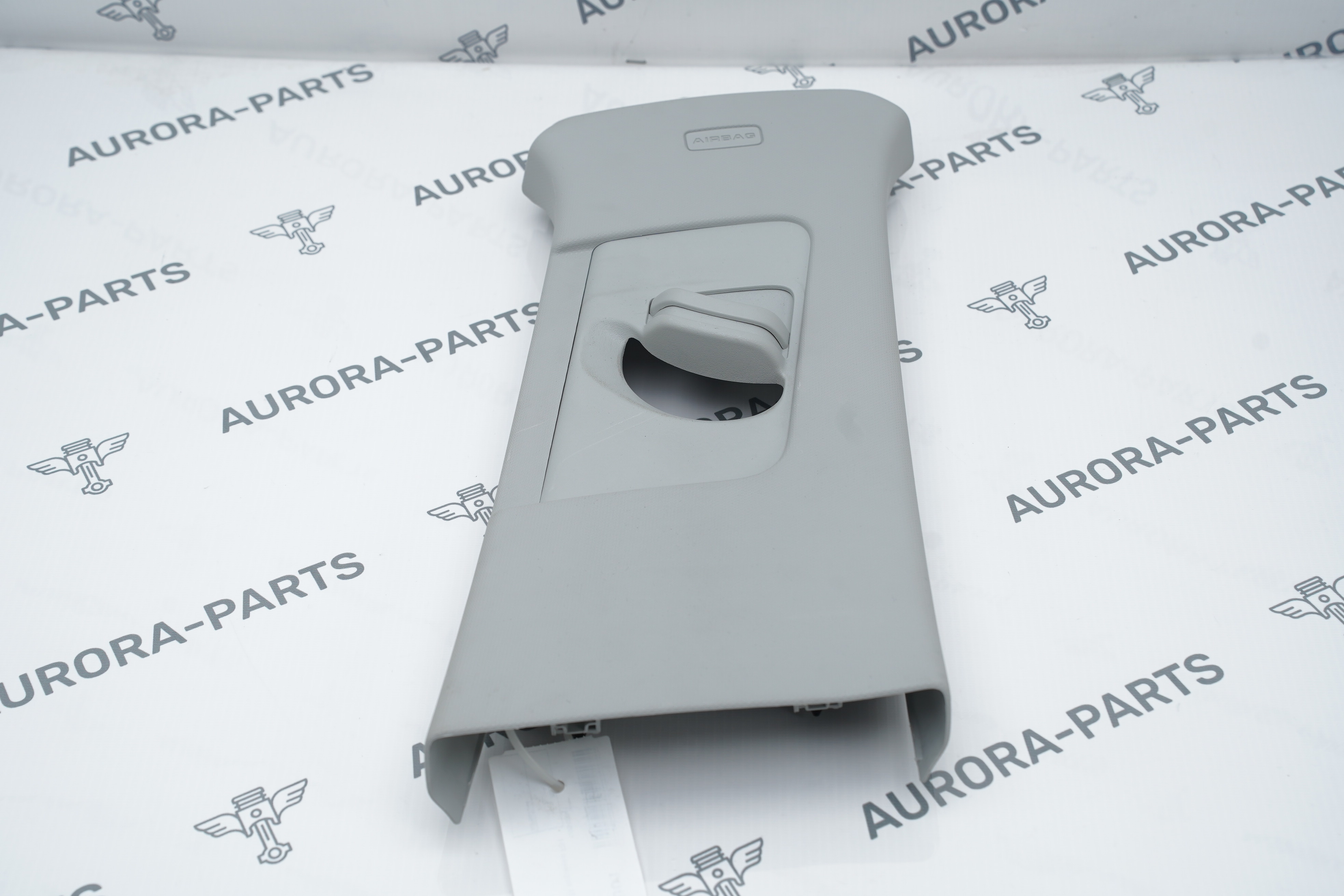 Обшивка стойки B верхняя RH Audi Q3 