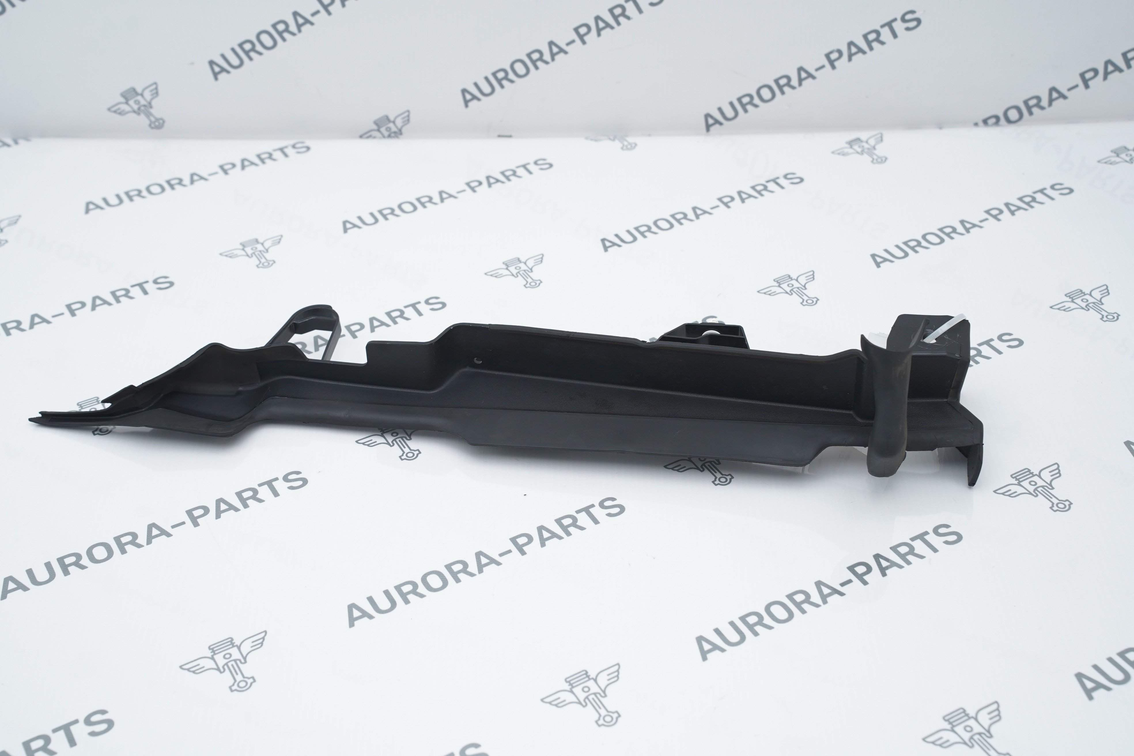 Накладка переднего крыла RH Audi Q3