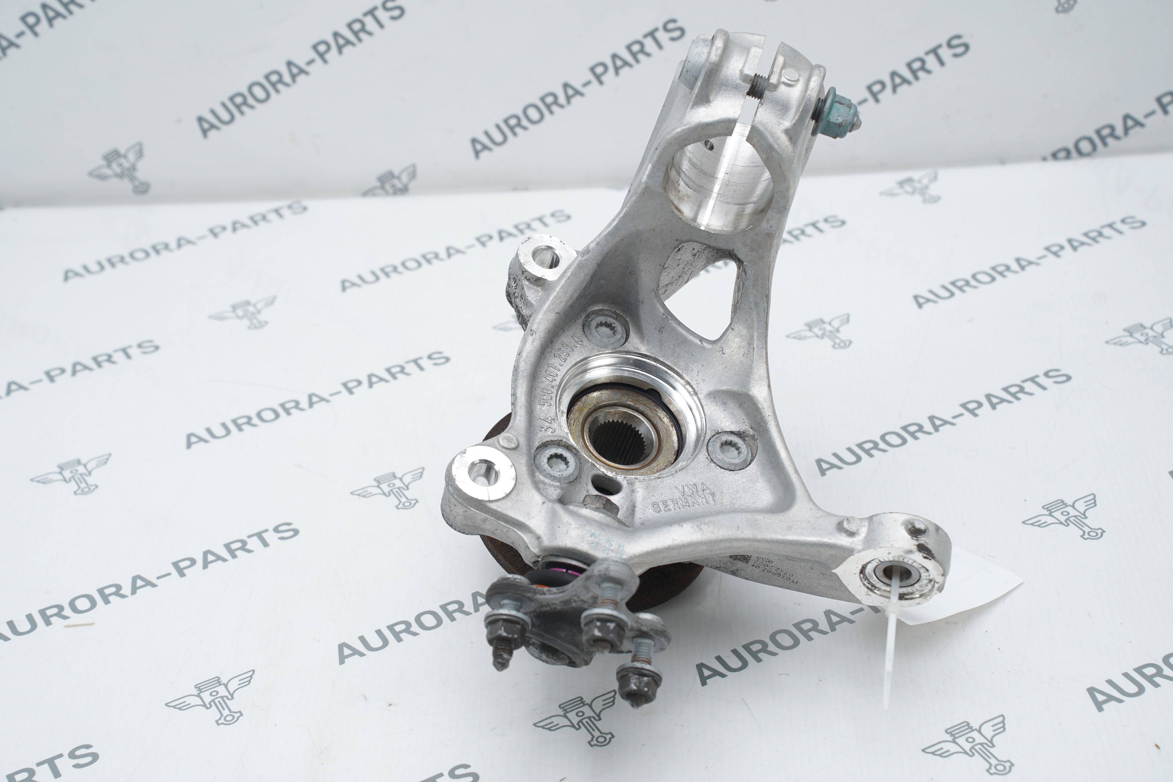 Кулак поворотный RH Audi Q3