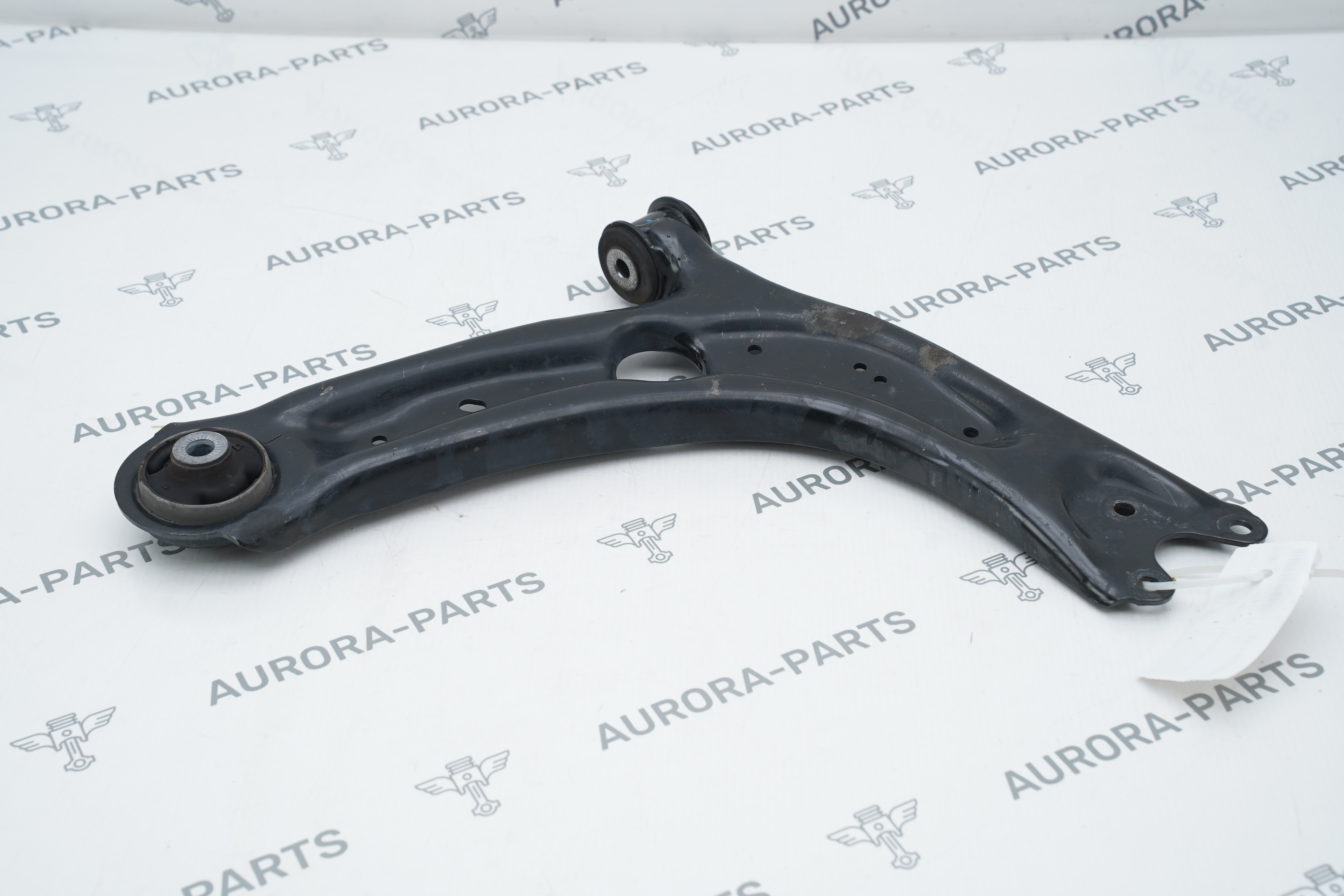 Рычаг передний нижний RH Audi Q3