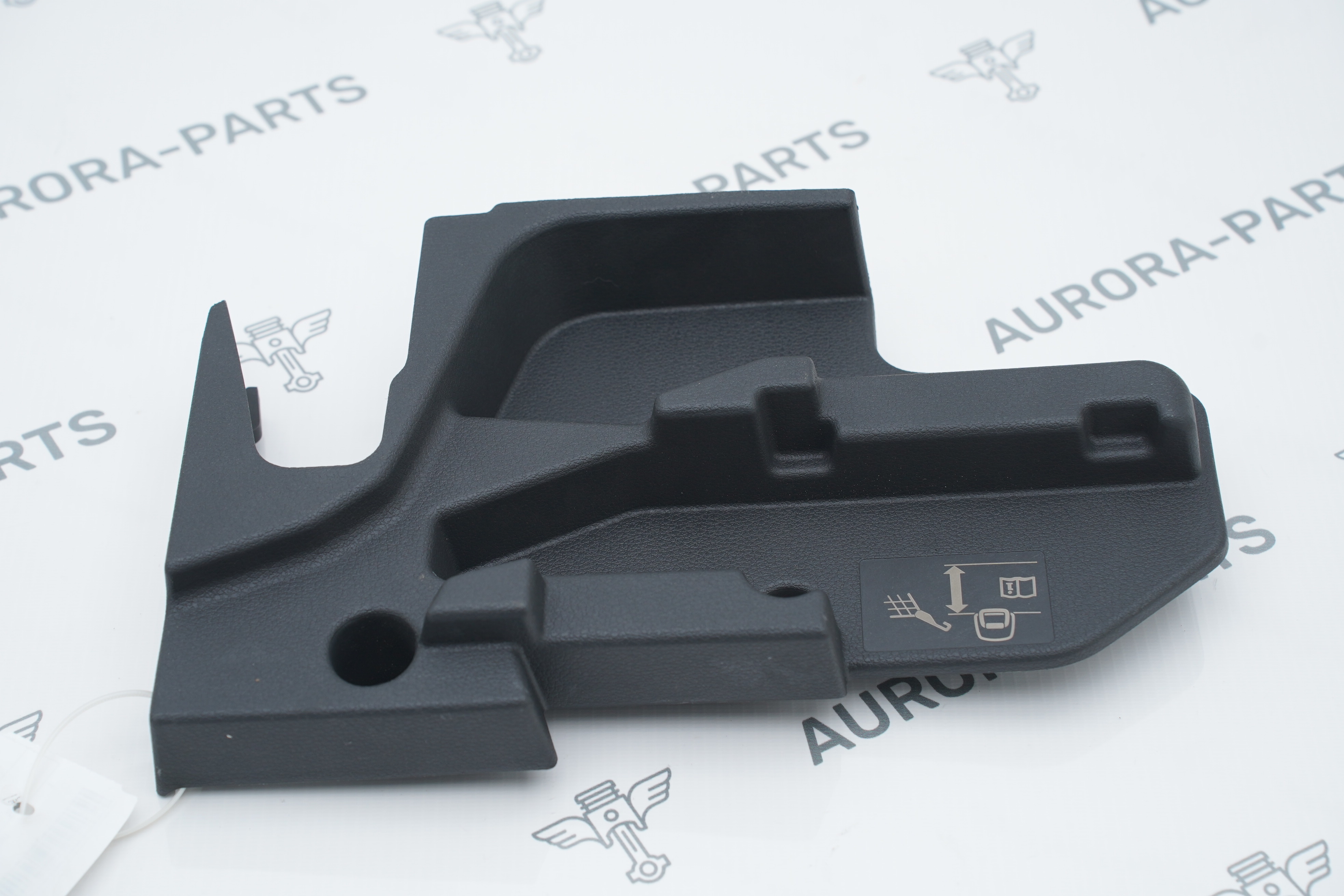 Кронштейн задний LH Audi Q3