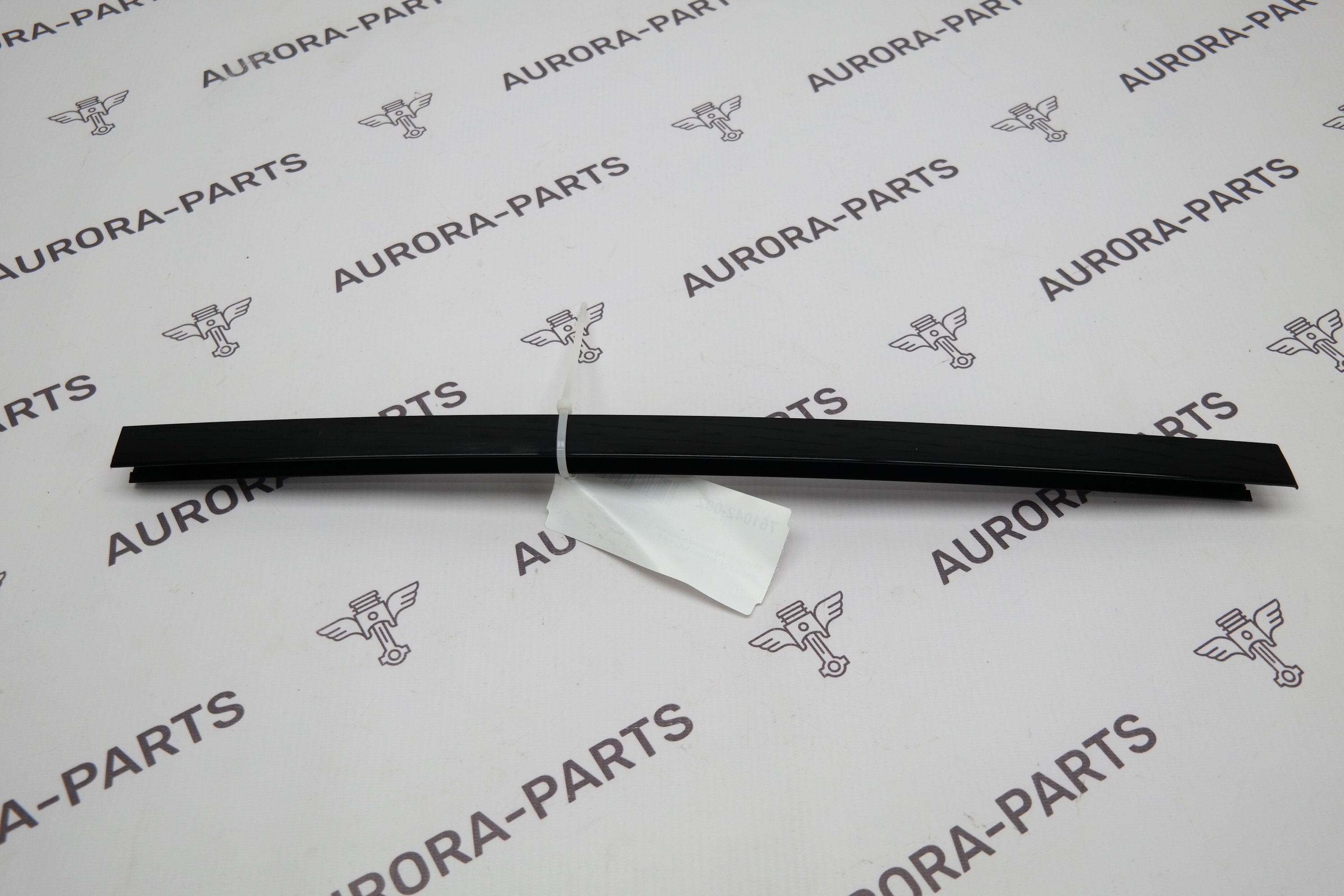 Молдинг перемычка задней двери RH Mercedes ML/GLE