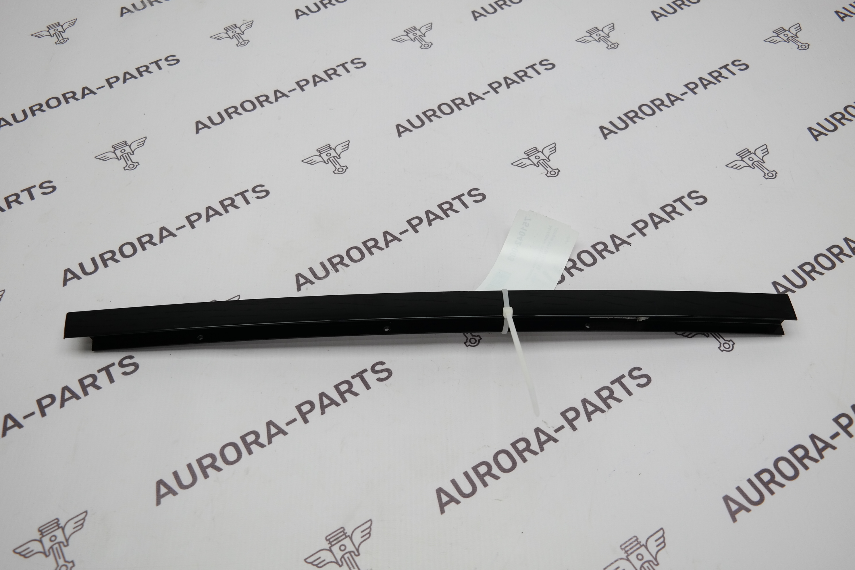 Молдинг перемычка задней двери RH Mercedes ML/GLE