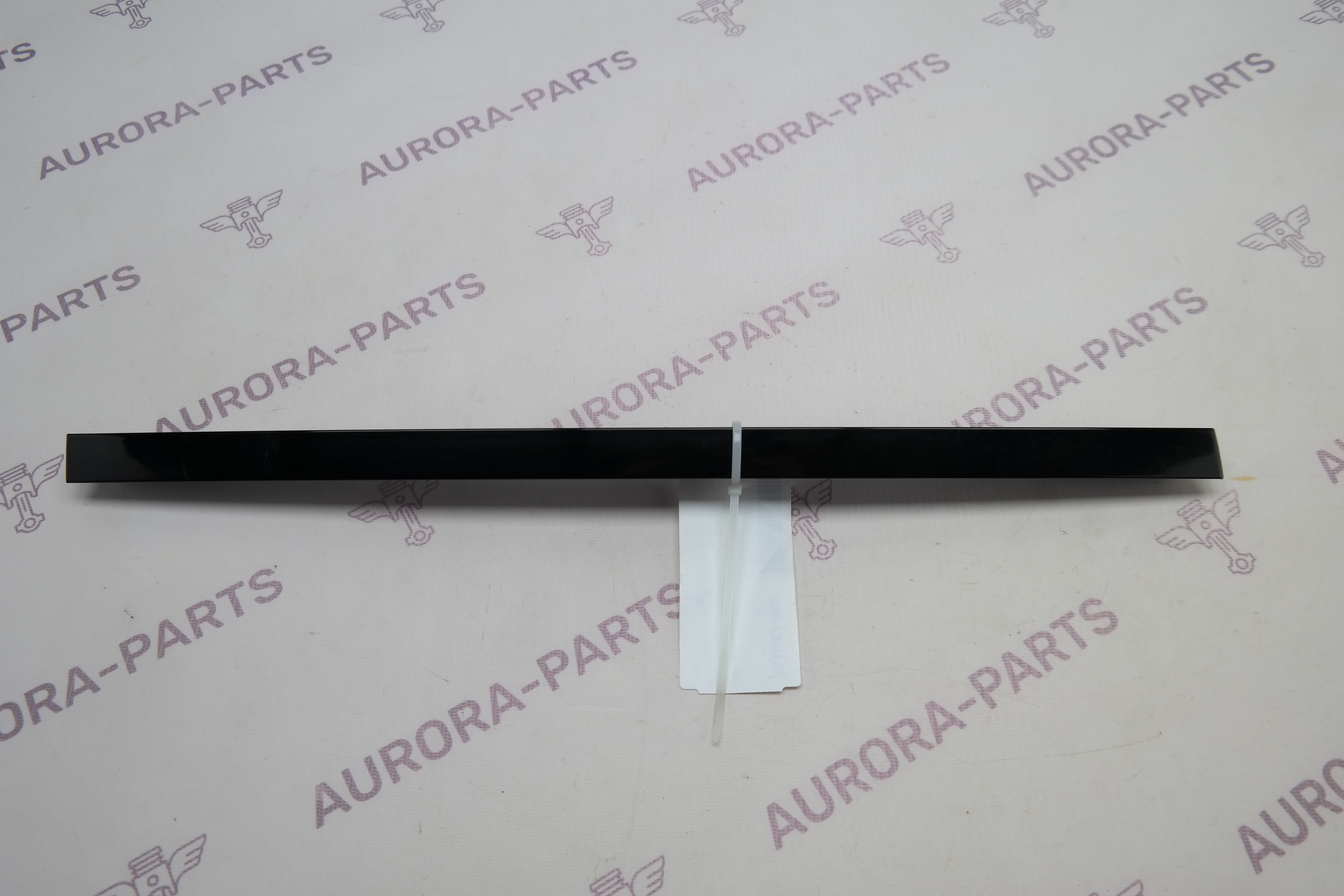 Молдинг перемычка задней двери RH Mercedes ML/GLE