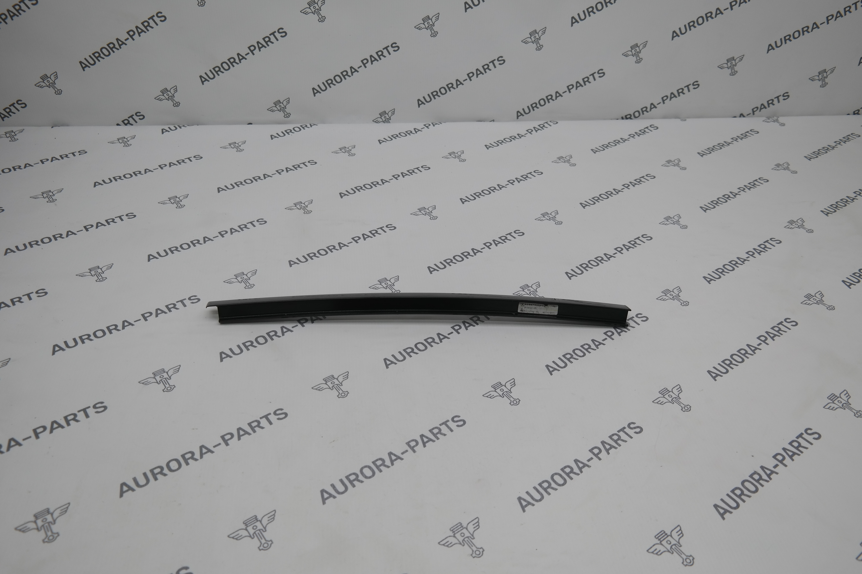 Молдинг перемычка задней двери RH Mercedes ML/GLE