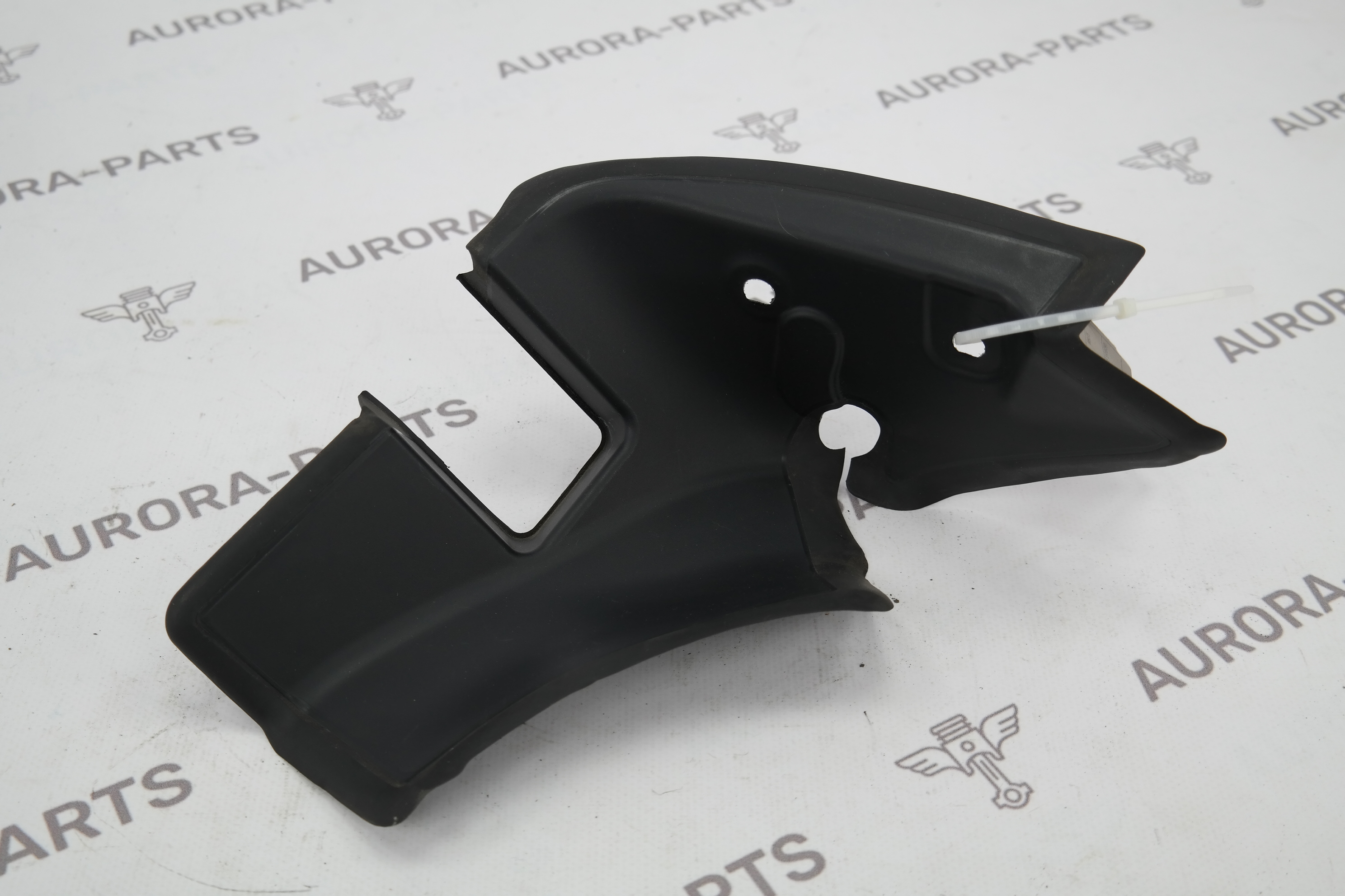 Крышка петли крышки багажника RH Land Rover Range Rover Velar