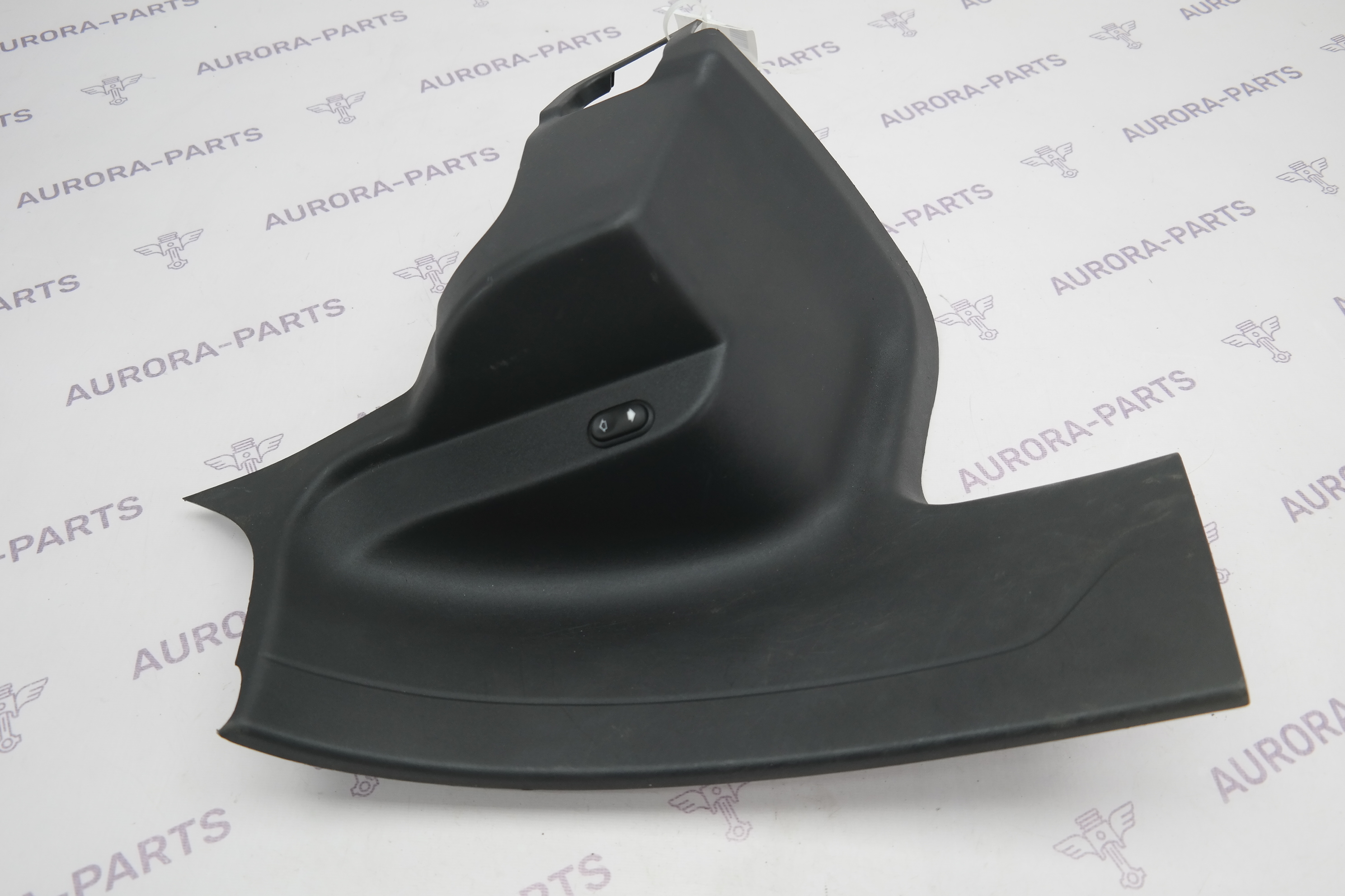 Накладка порога задней двери RH Land Rover Range Rover Velar