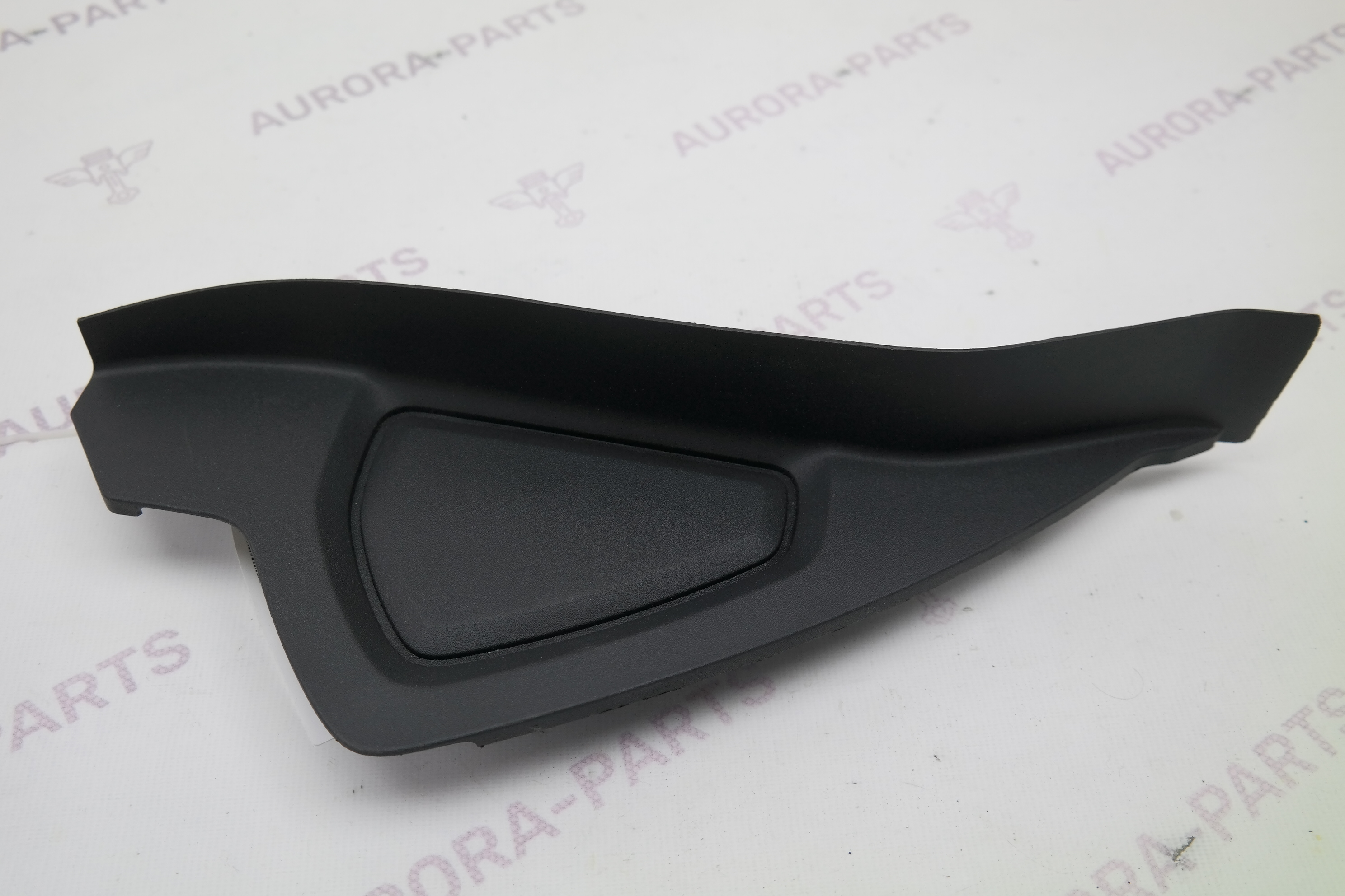 Накладка торпеды боковая RH Land Rover Range Rover Velar