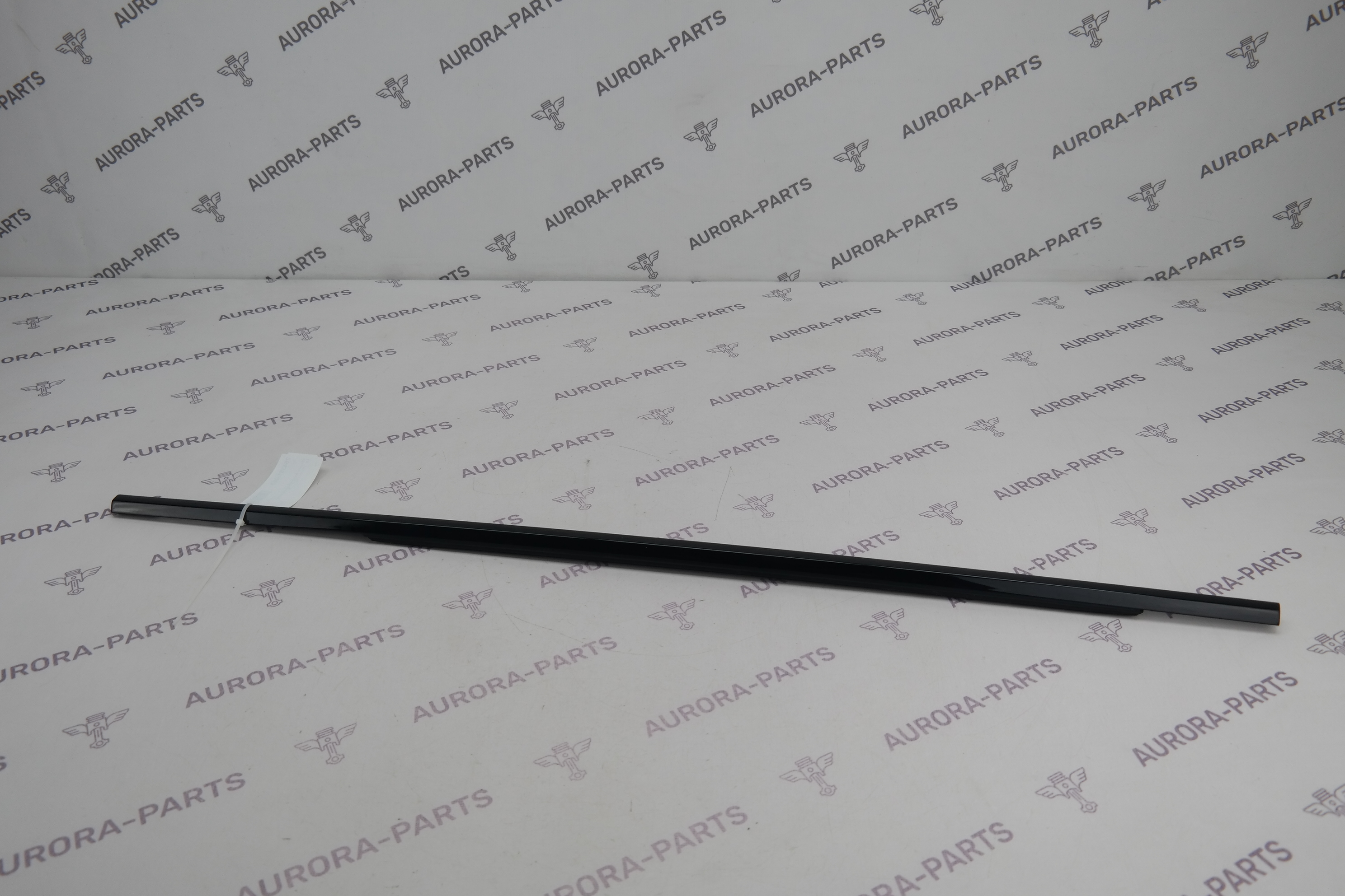 Молдинг, бархотка задней двери LH Land Rover Range Rover Velar