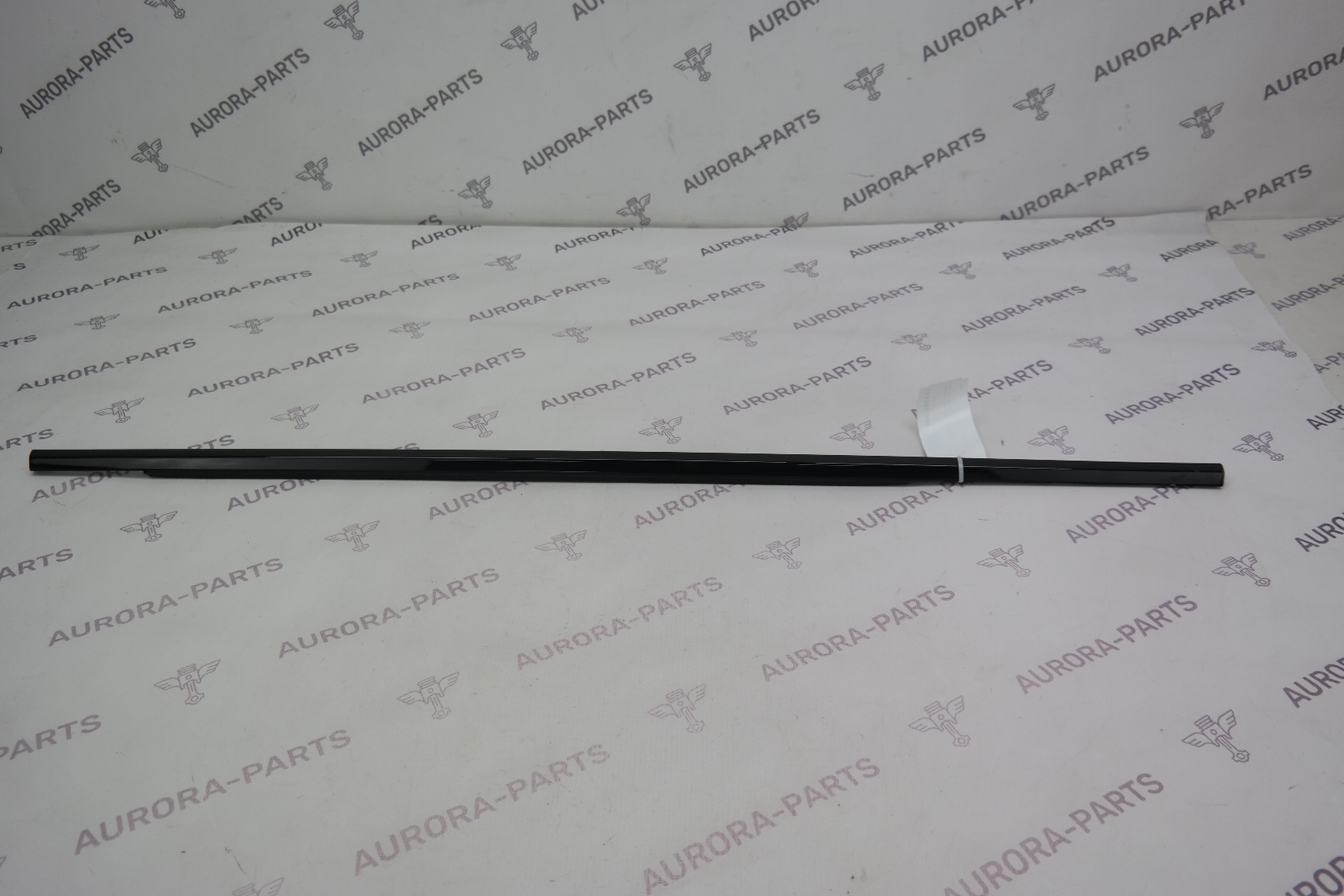 Молдинг, бархотка задней двери RH Land Rover Range Rover Velar