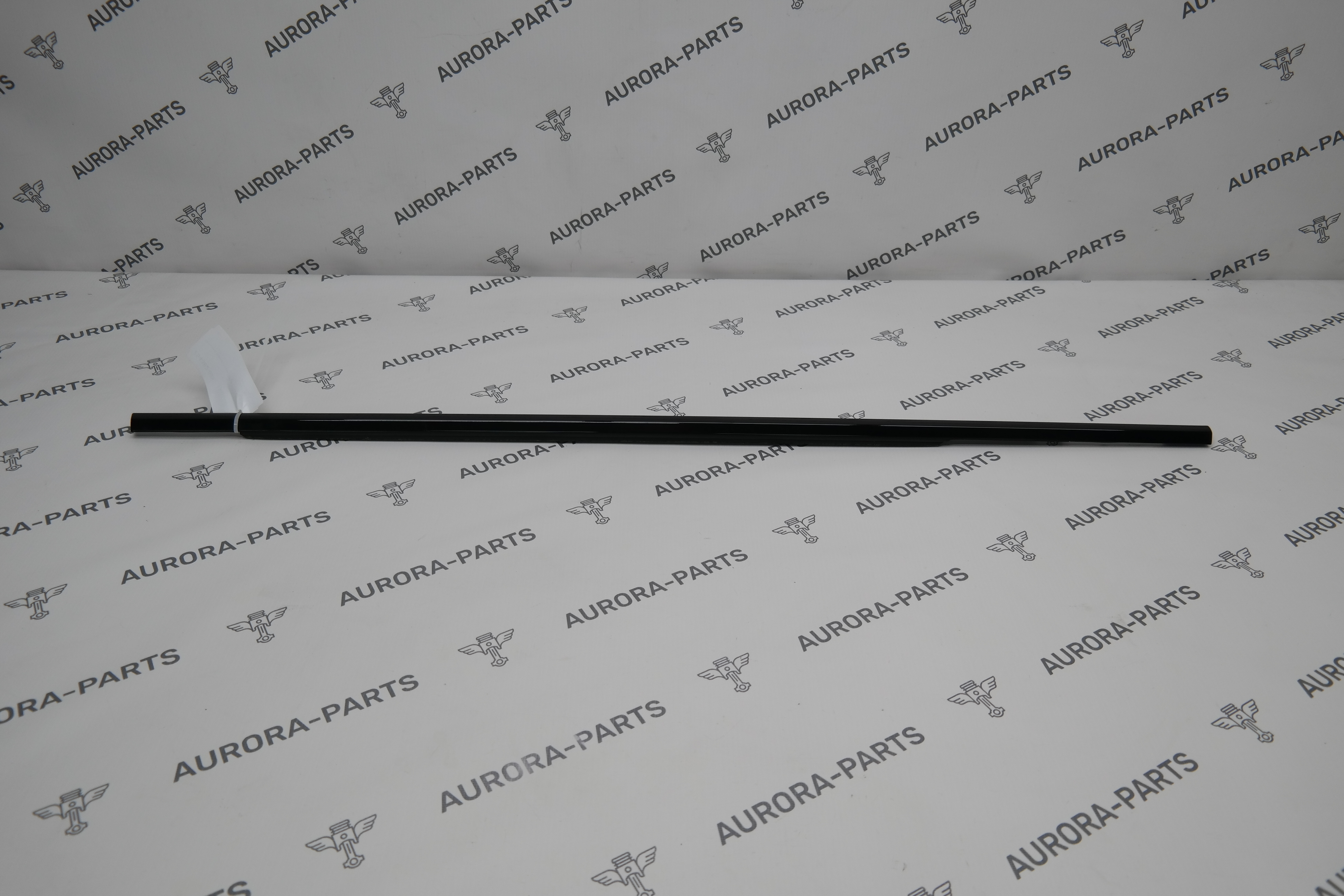 Молдинг, бархотка задней двери RH Land Rover Range Rover Velar