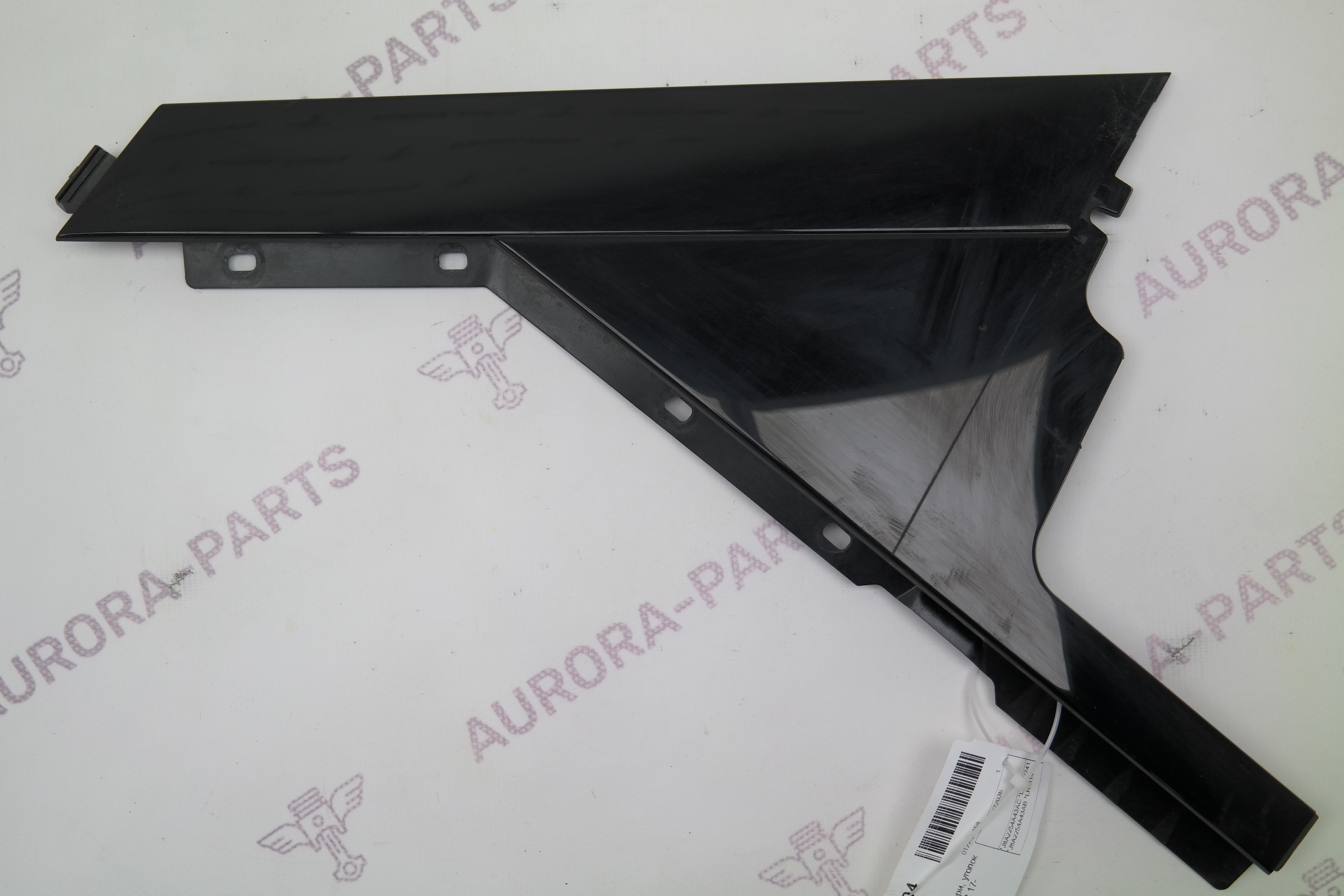 Накладка задней двери, уголок (стойка С) LH Land Rover Range Rover Velar