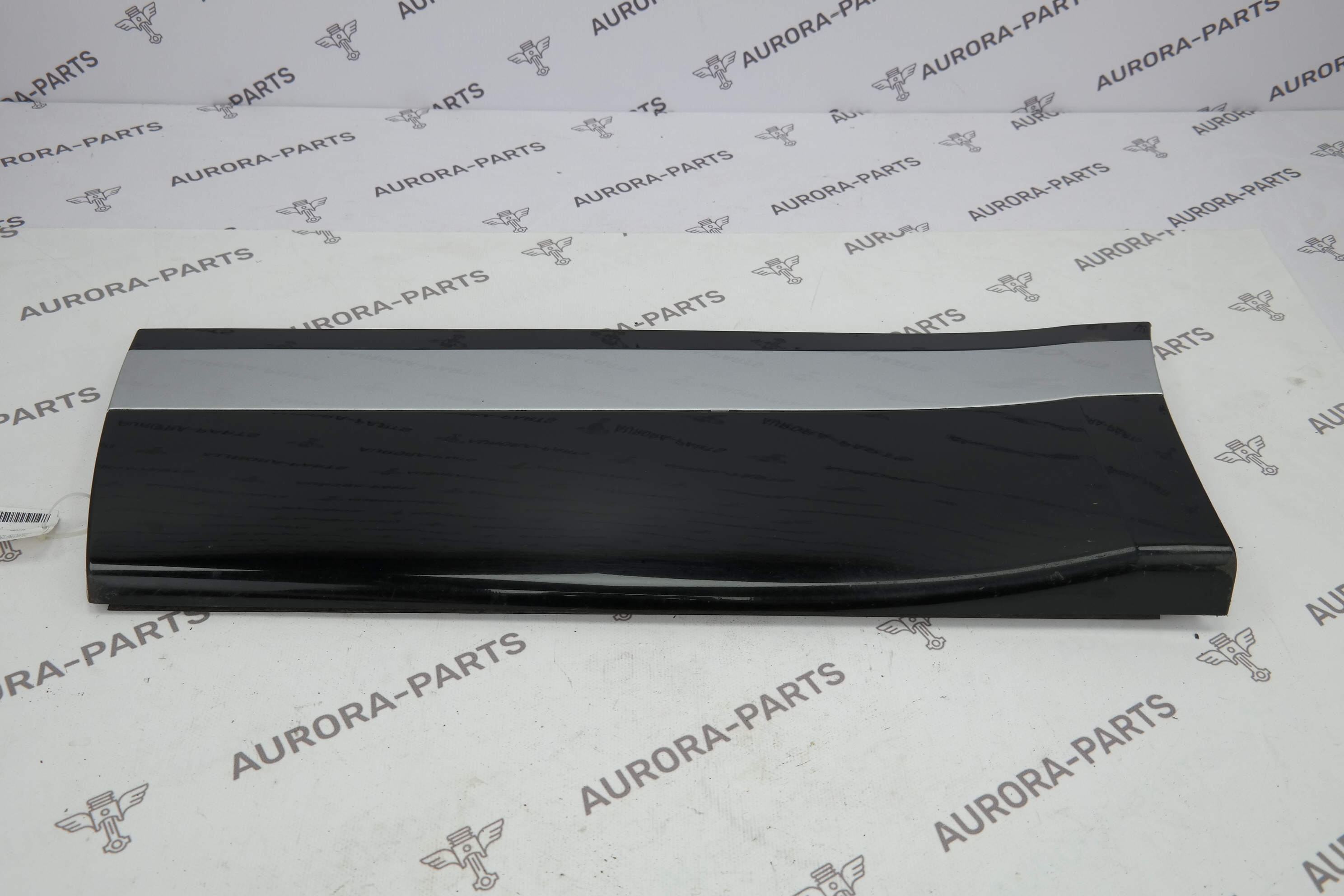 Молдинг задней двери нижний LH Land Rover Range Rover Velar