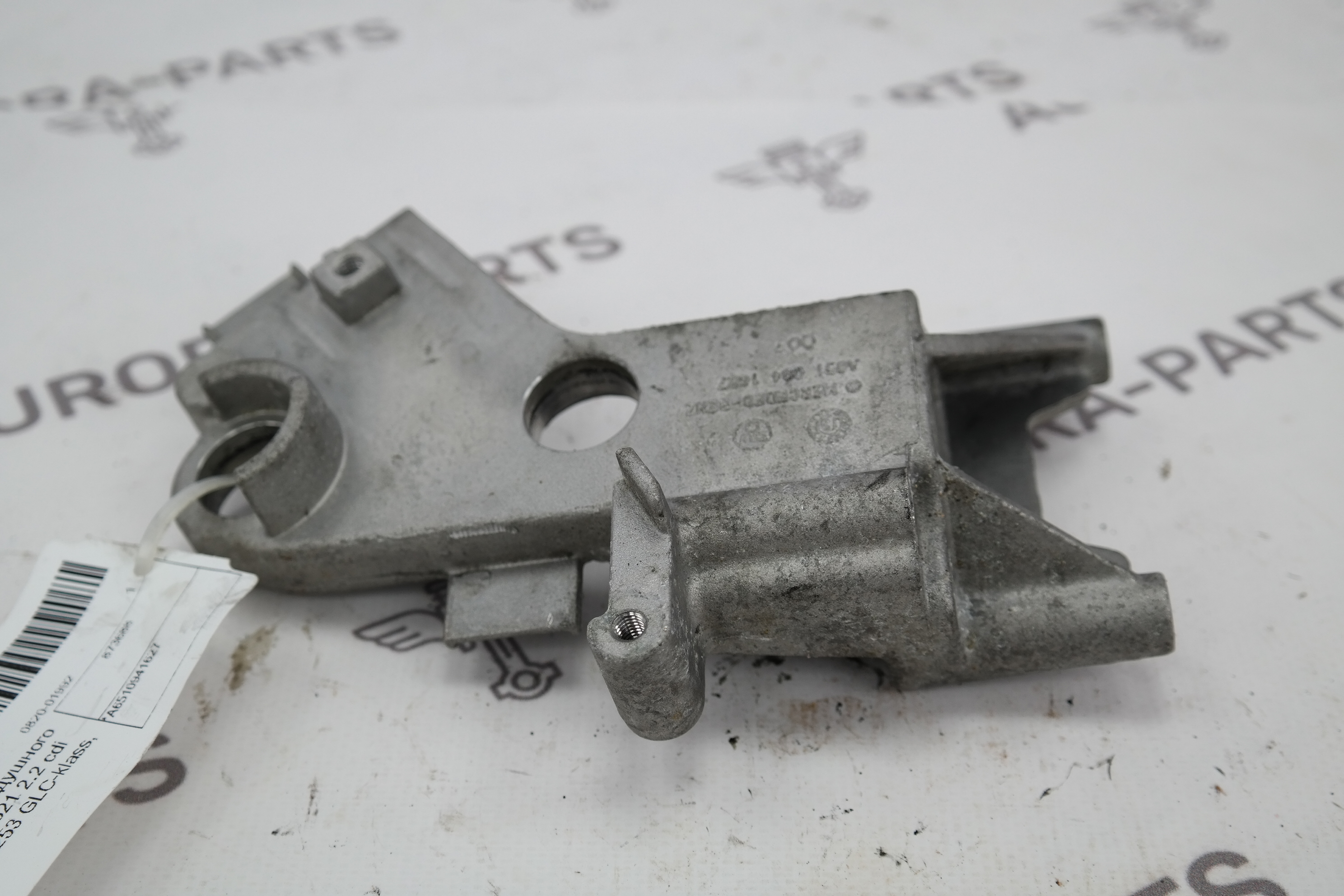 Кронштейн корпуса воздушного фильтра сзади Om 621 2.2 cdi Mercedes C-Klasse