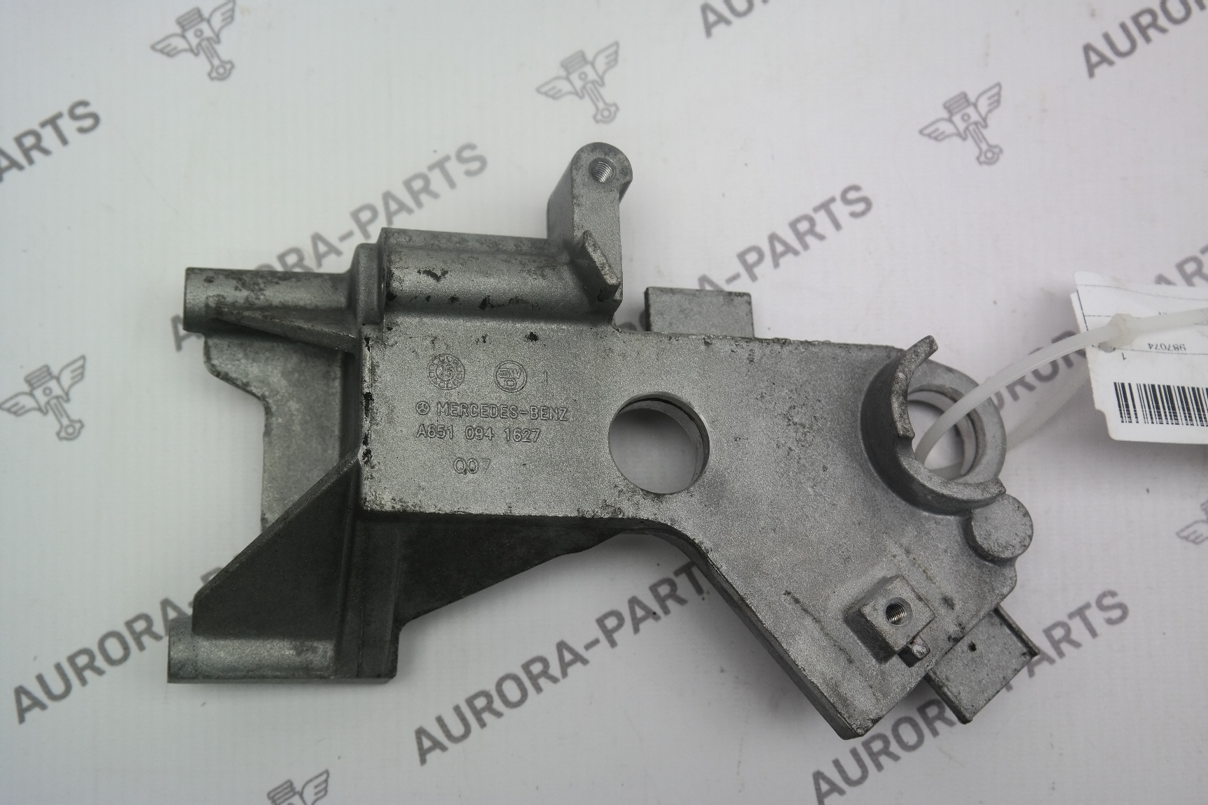 Кронштейн корпуса воздушного фильтра сзади Om 621 2.2 cdi Mercedes C-Klasse