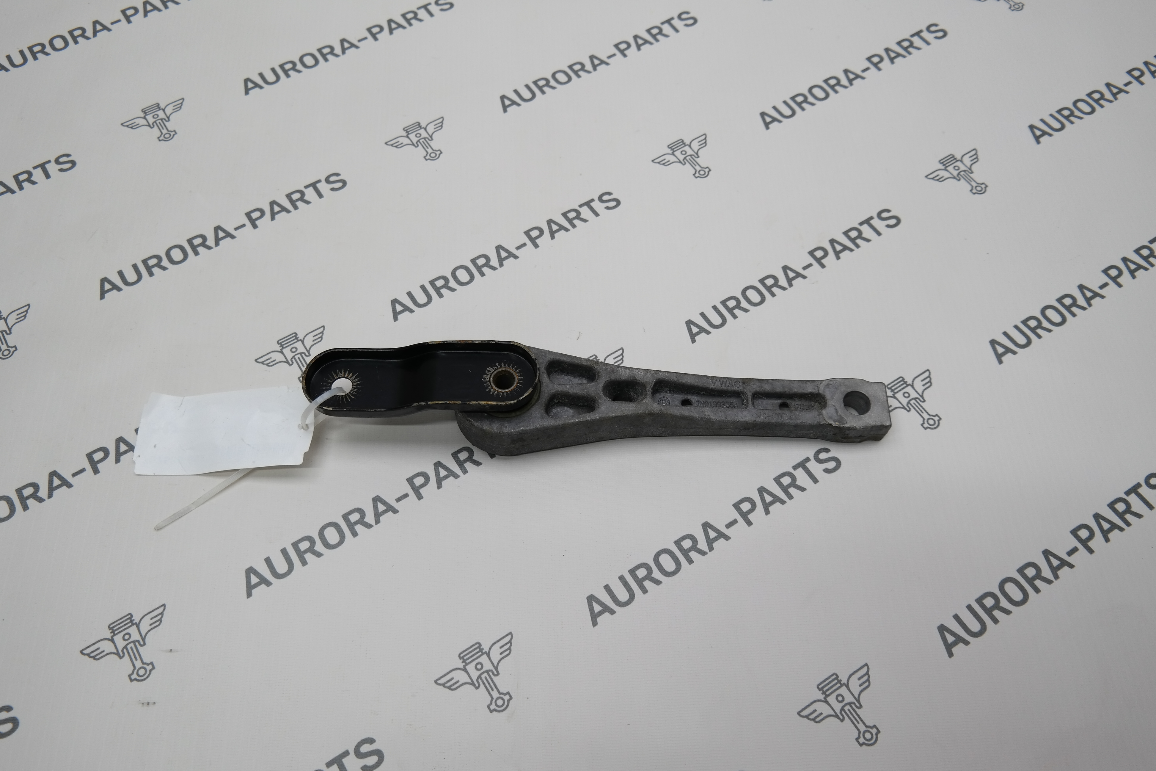 Опора двигателя нижняя Audi Q3