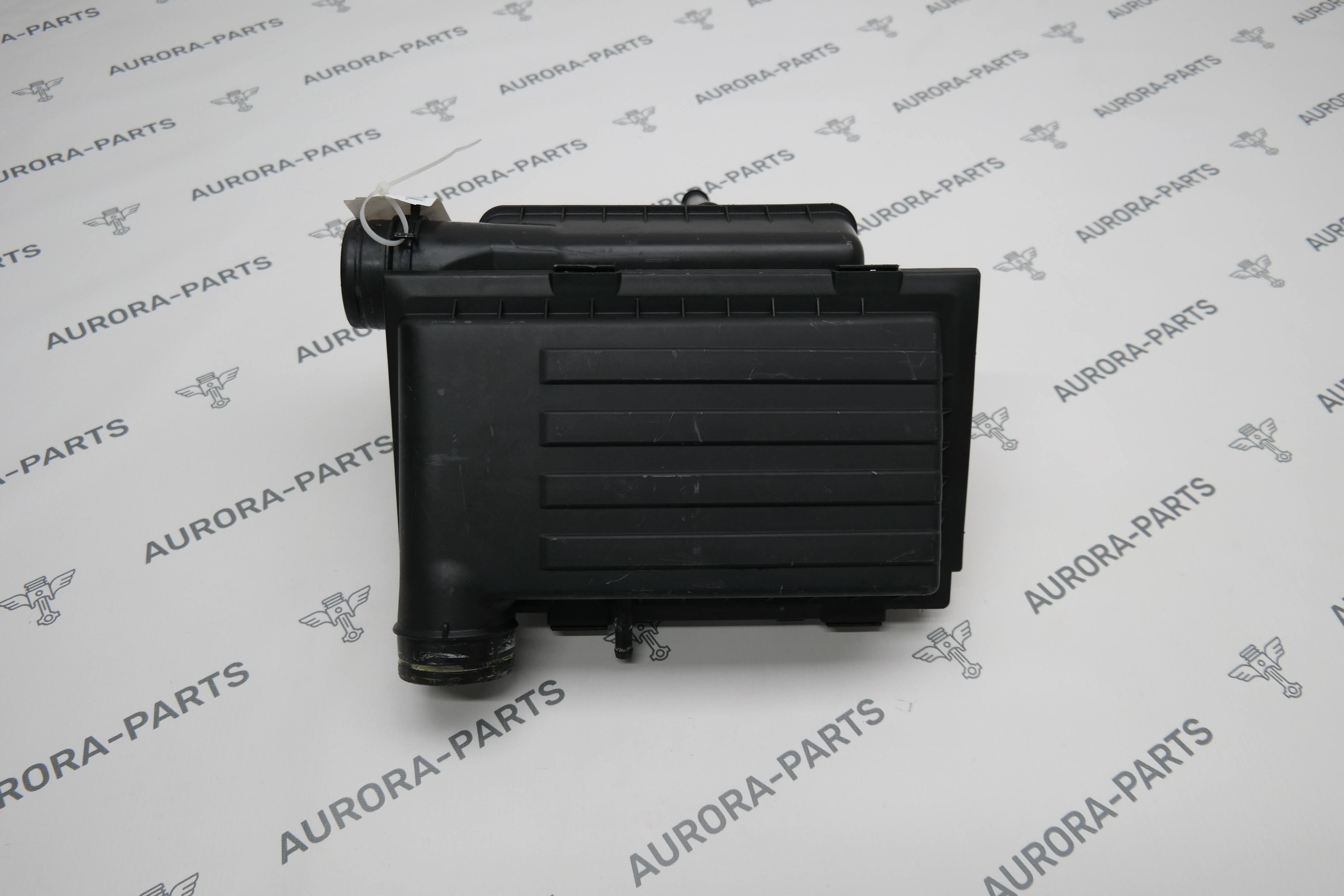 Корпус воздушного фильтра Audi Q3