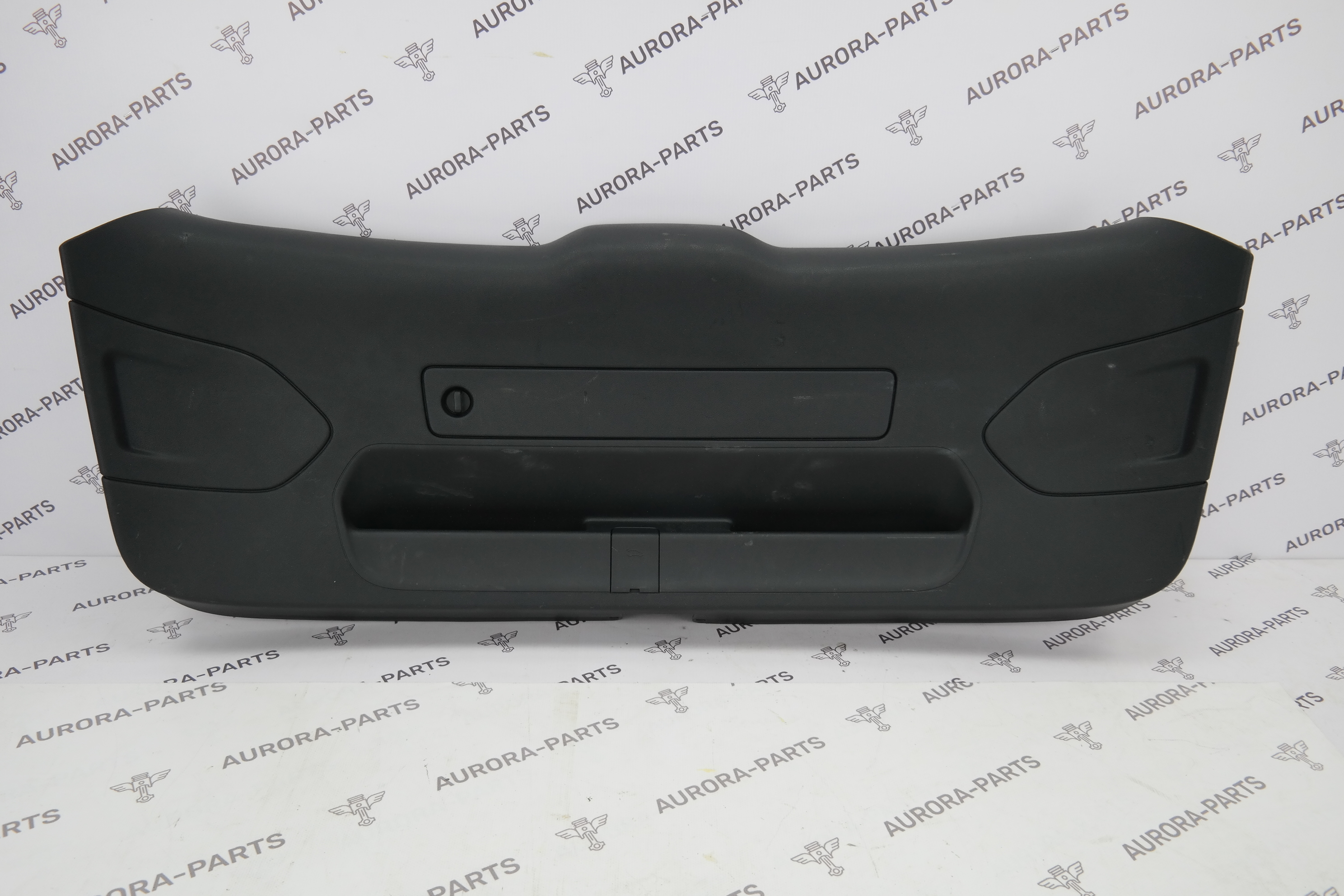 Обшивка крышки багажника Audi Q3