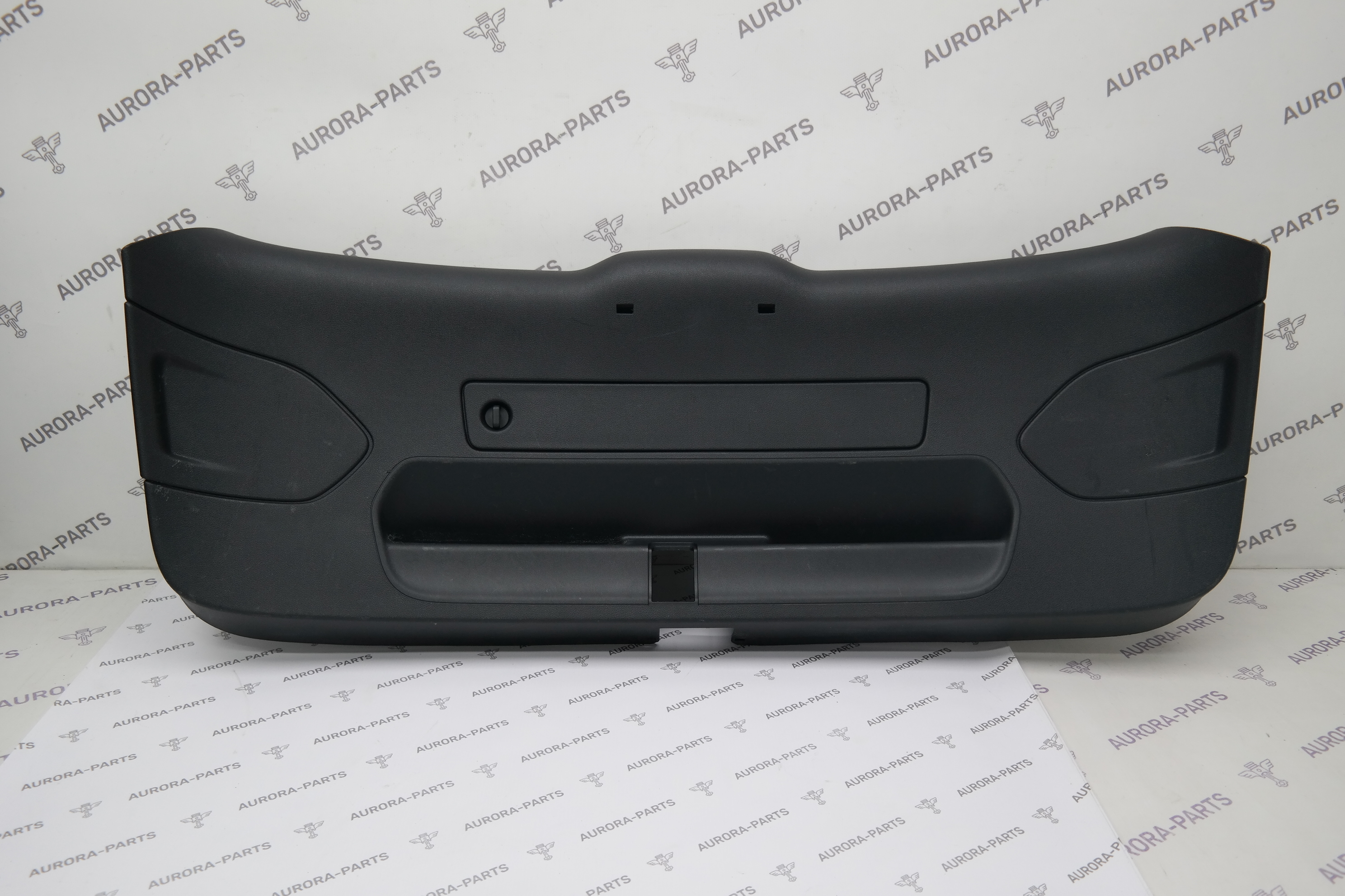 Обшивка крышки багажника Audi Q3